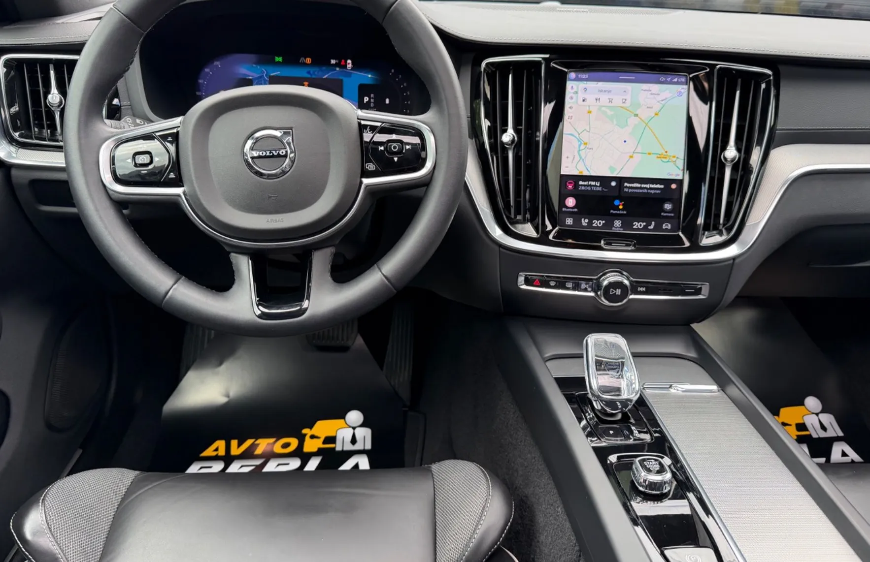 Zunanja slika - Volvo S60 - B5-R Ultimate Dark 4X4 TOP OPREMA KOT NOV JAMSTVO - 17