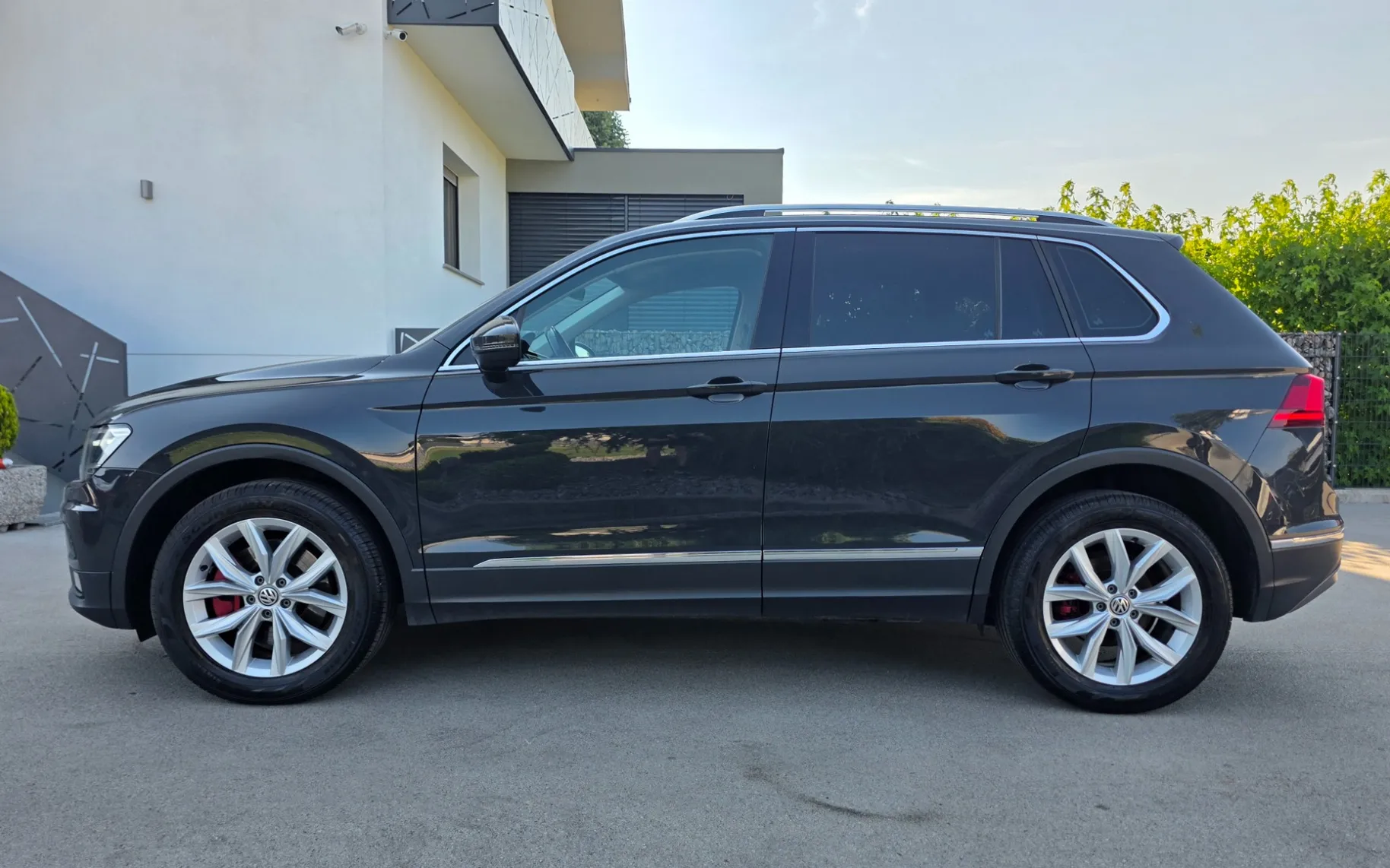 Zunanja slika - Volkswagen Tiguan - 4motion 2,0 TDI BMT Highline DSG - 2