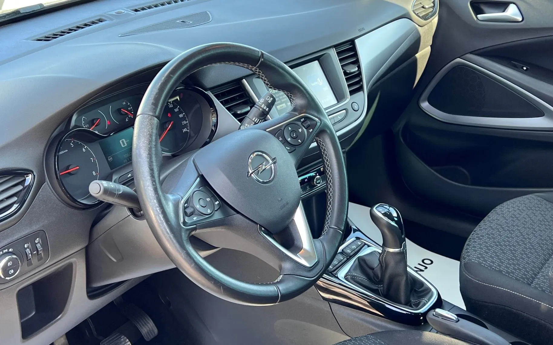Notranja slika - Opel Crossland X - 1.2 +SLO+1.LAST+DAB+PDC+ALU+TEMP - 10
