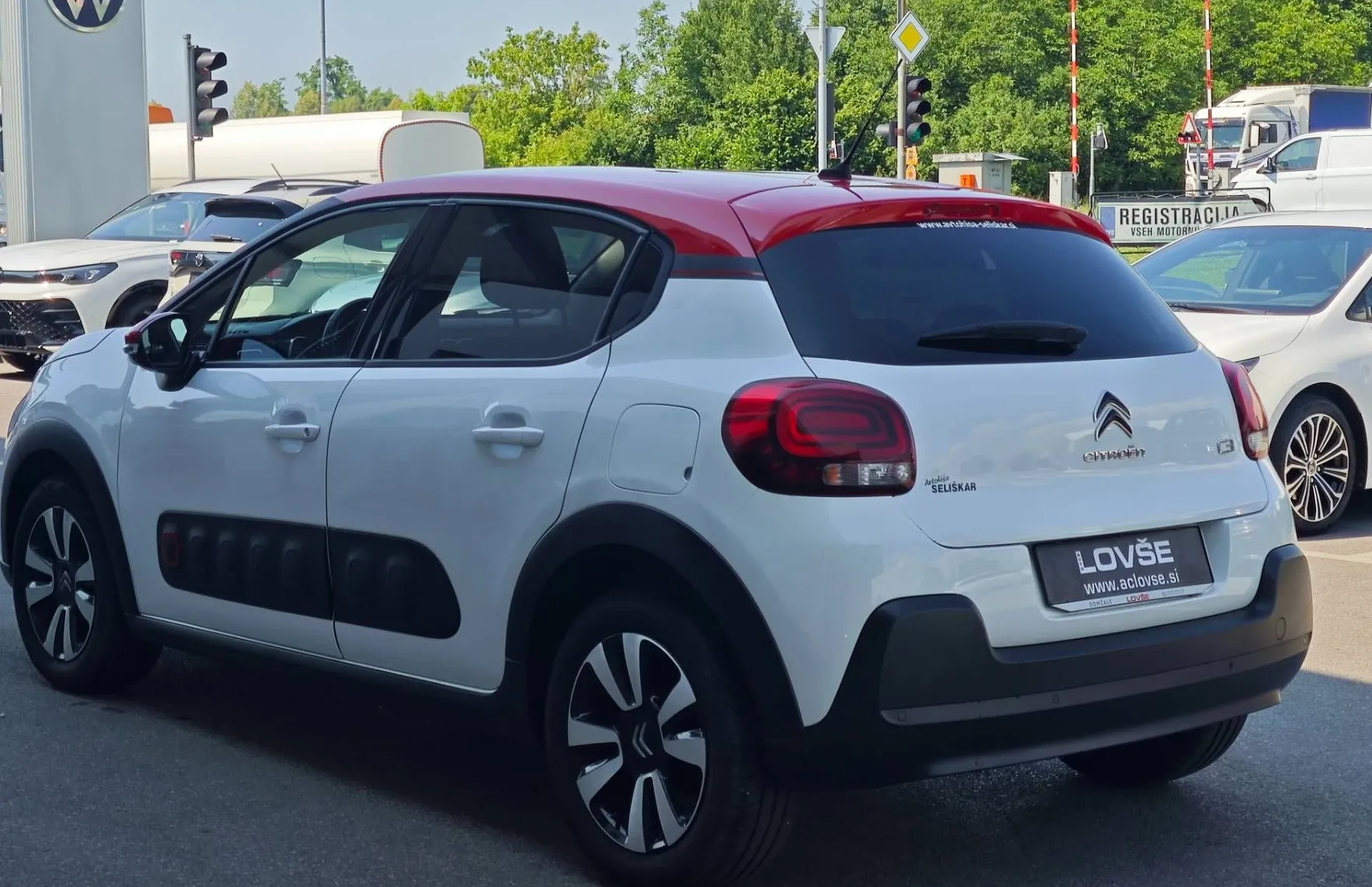 Zunanja slika - Citroën C3 - 1.2 PureTech 82 Shine - 4