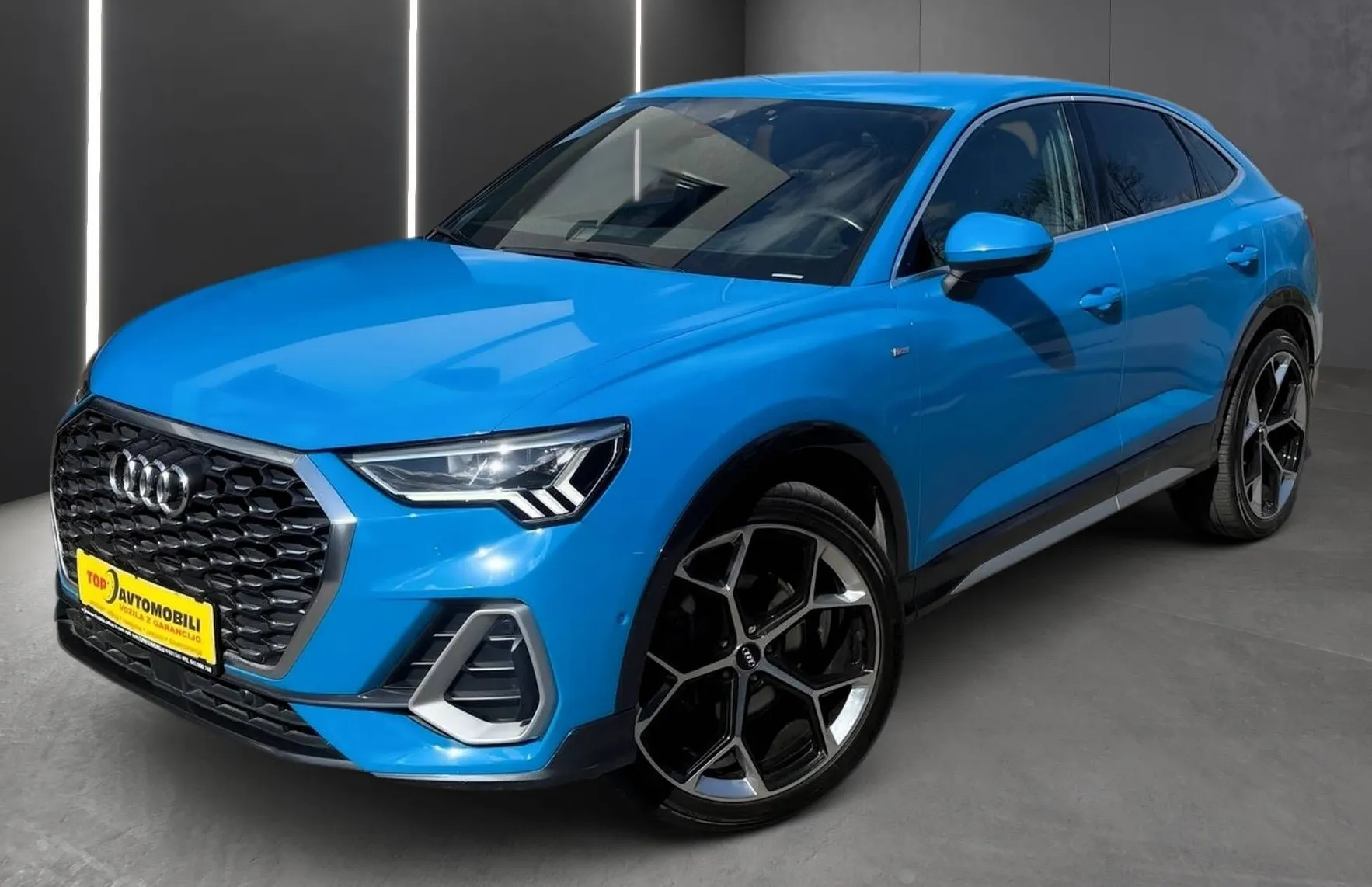 Zunanja slika - Audi Q3 - Sportback 40 TDI QUATTRO S LINE SPORT MATRIX NAVI PDC  KAM - 2