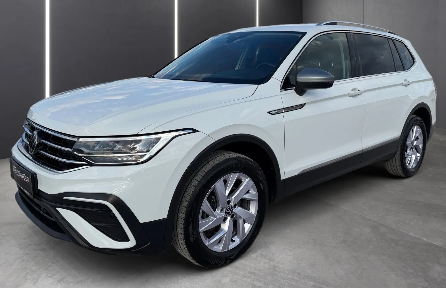 Zunanja slika - VW Tiguan Allspace - 2.0 TDI DSG 4M 110kW Life-ACC-Vlečna kljuka-LED - 1
