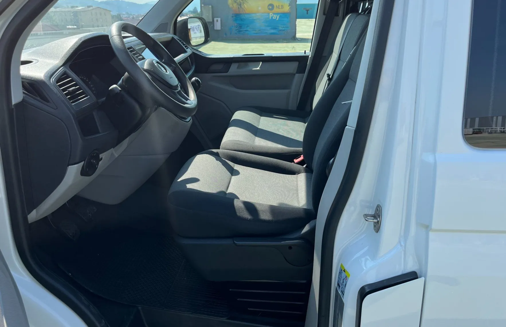 Zunanja slika - VW Transporter - T6 Kombi 2.0 TDI DMR VZR. KAM. 2X PDC - 10