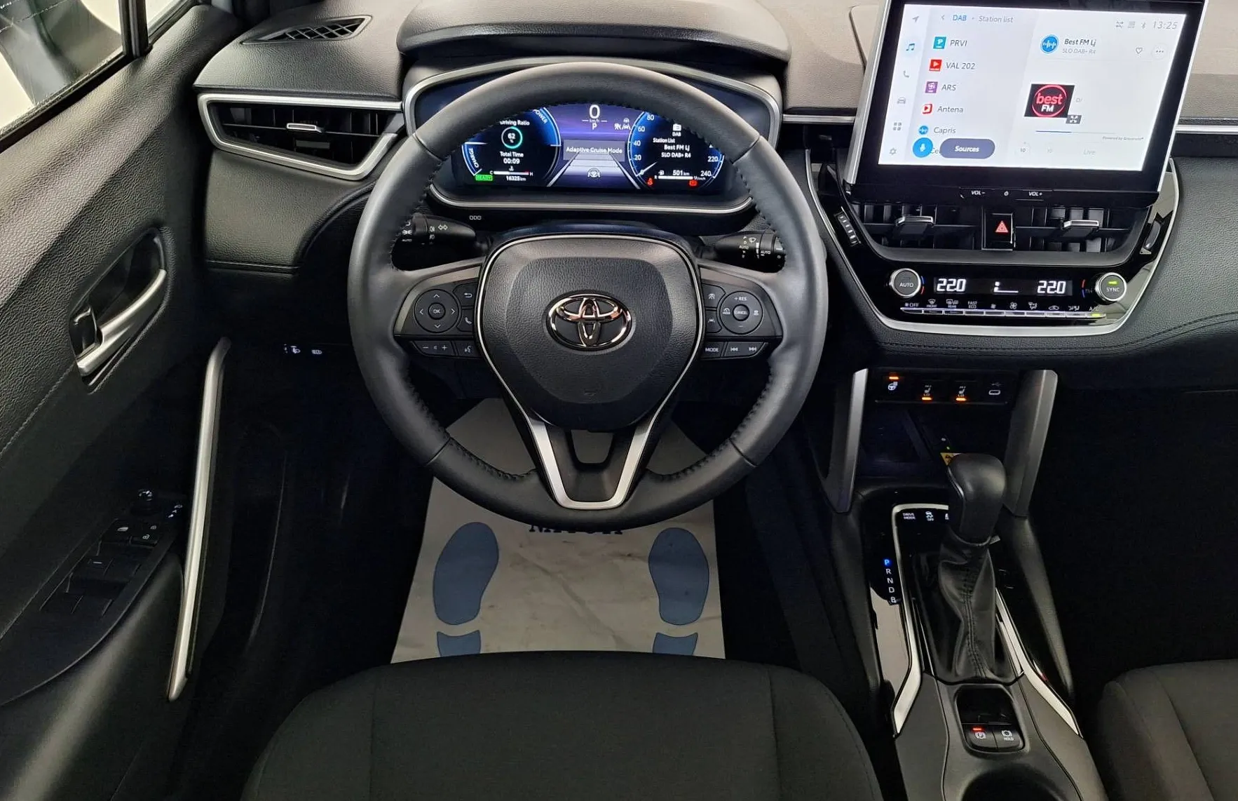 Zunanja slika - Toyota Corolla Cross - Hybrid 1.8 VVT-i Style •Slovensko vozilo•1.lastnik - 12