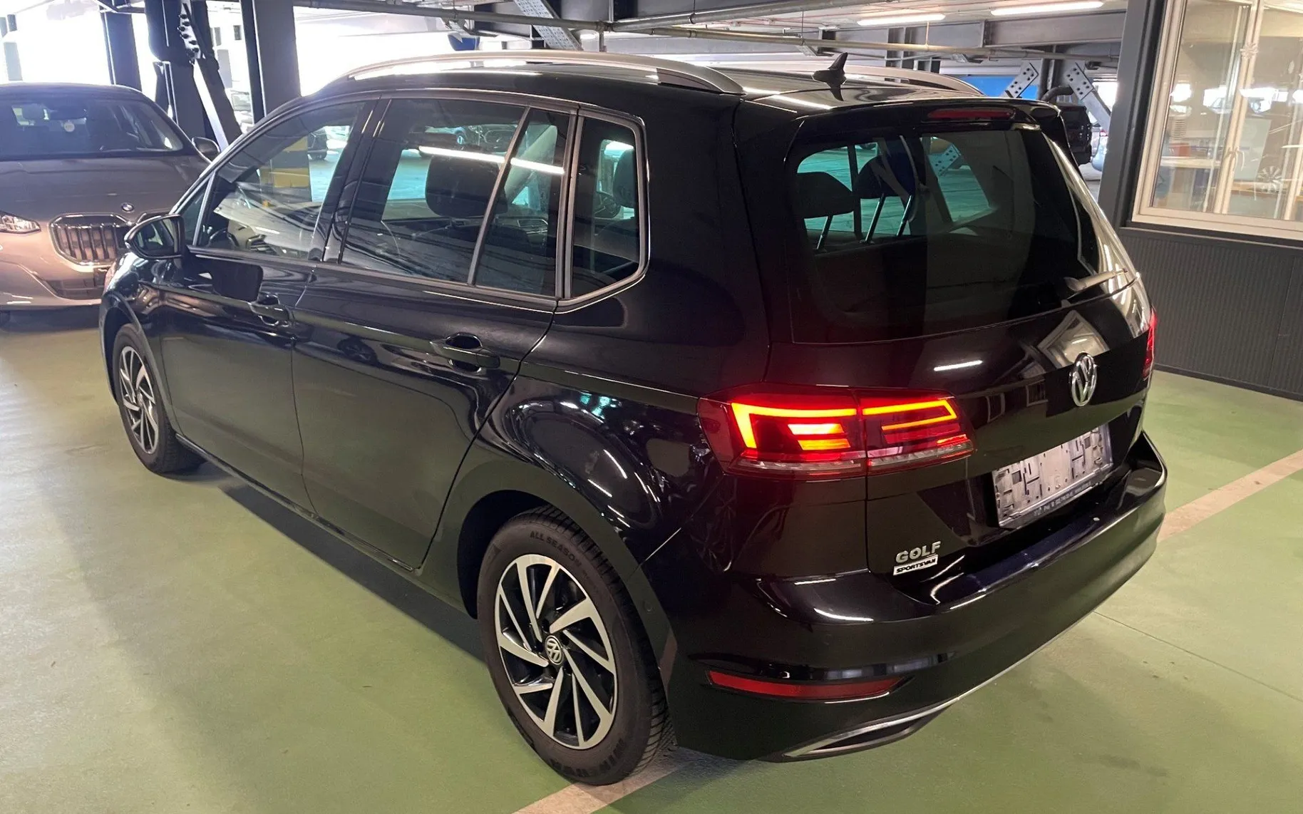 Zunanja slika - Volkswagen Golf - 1.5 TSI ACT Comfortline NAVI.2XPDC.OGR.SEDEŽ - 4