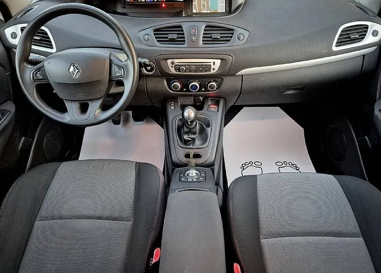 Zunanja slika - Renault Scénic - Grand Scenic Dynamique dCi 110 Energy 7 sedežev NAVI LEAN PAY - 8