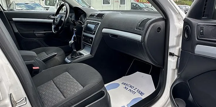 Zunanja slika - Škoda Octavia - Combi 1.9 TDI Ambiente - 8