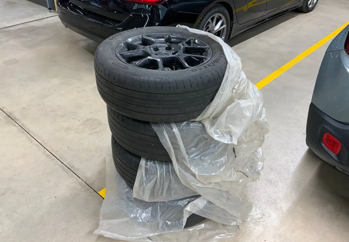 Zunanja slika - Jeep Renegade - 1.3 T-GDI 4xe PLUG-IN.NEMŠKI+4ALU.4X4.NAVI.ACC.TOP - 19