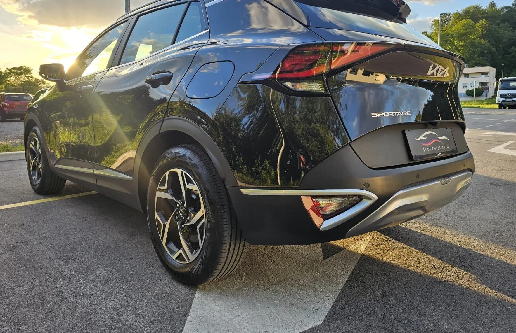 Zunanja slika - KIA Sportage - 1.6CRDi StyleDCT|fuLED|AC|kamera|NAVI|ASSIS|71tKM - 6