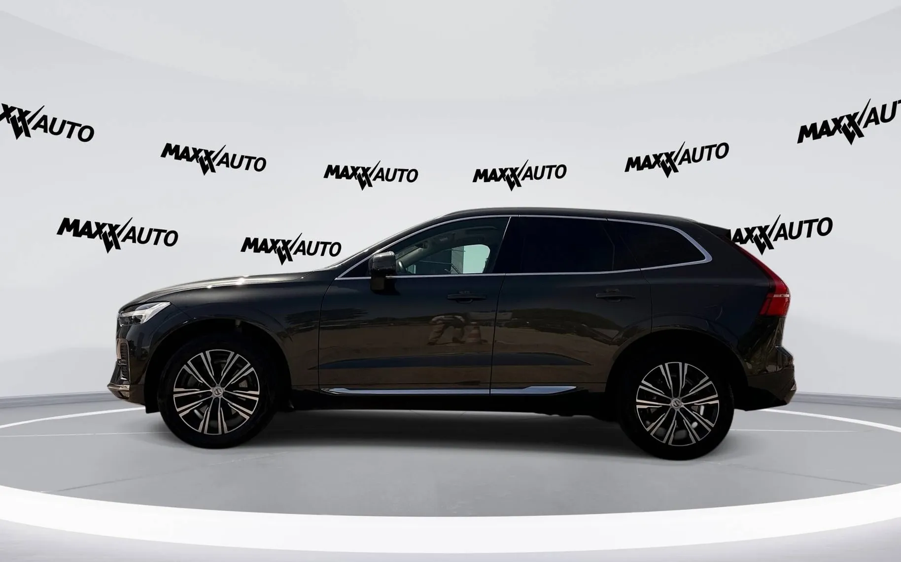 Notranja slika - Volvo XC60 - B5 INSCRIPTION Avt. LED. PANO.. KLJUKA. ACC - 8