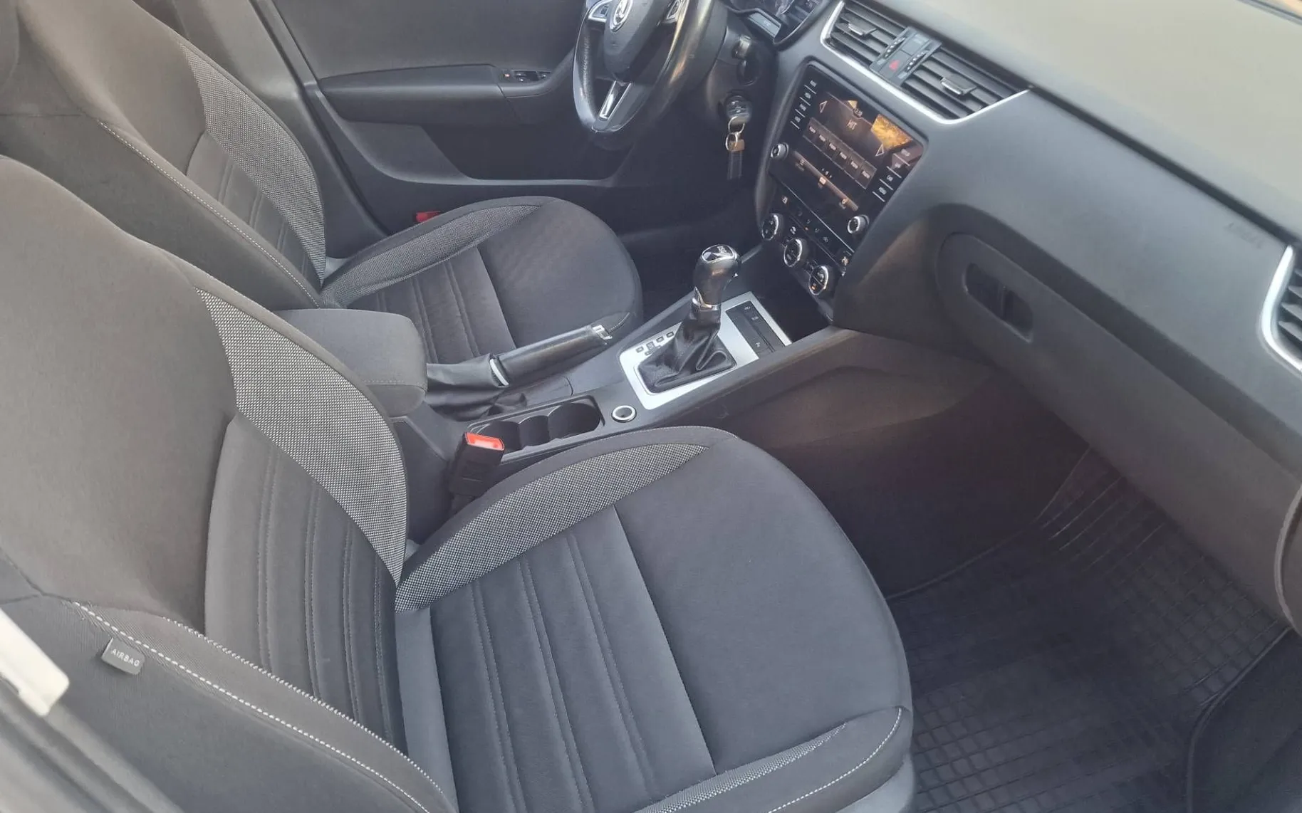 Notranja slika - Škoda Octavia - 1.6 TDI DSG NA KREDIT BREZ POLOGA - 7