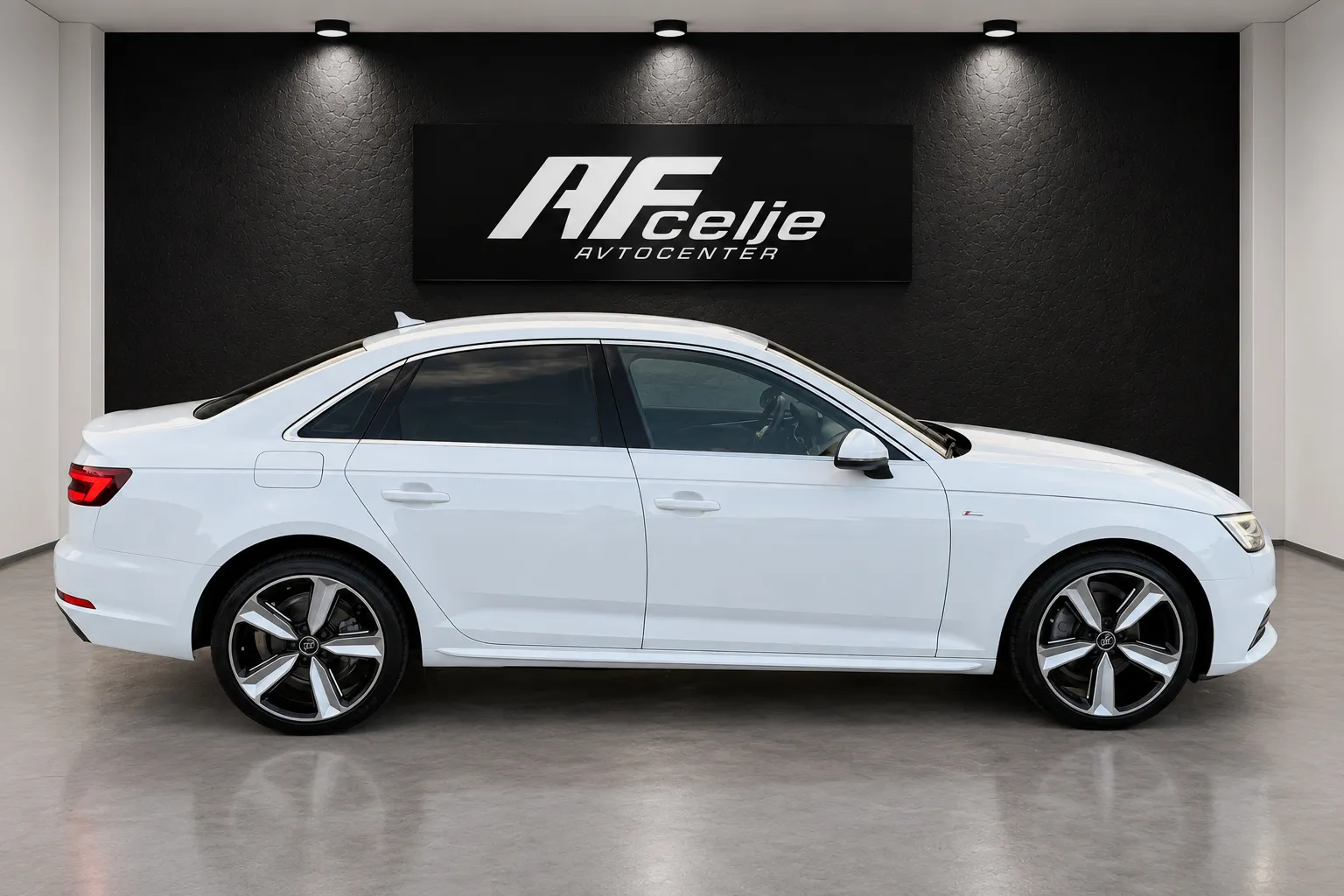 Zunanja slika - Audi A4 - 2.0 TDI-S LINE-145.000km-XENON+LED-LIZING ZA TUJCE - 4