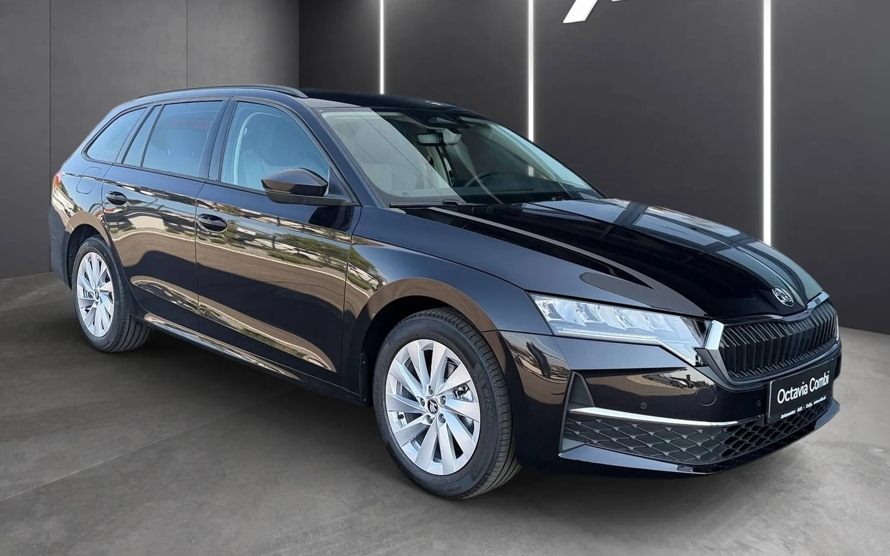 Zunanja slika - Škoda Octavia - Combi 1.5 TSI mHEV Family DSG... - 2