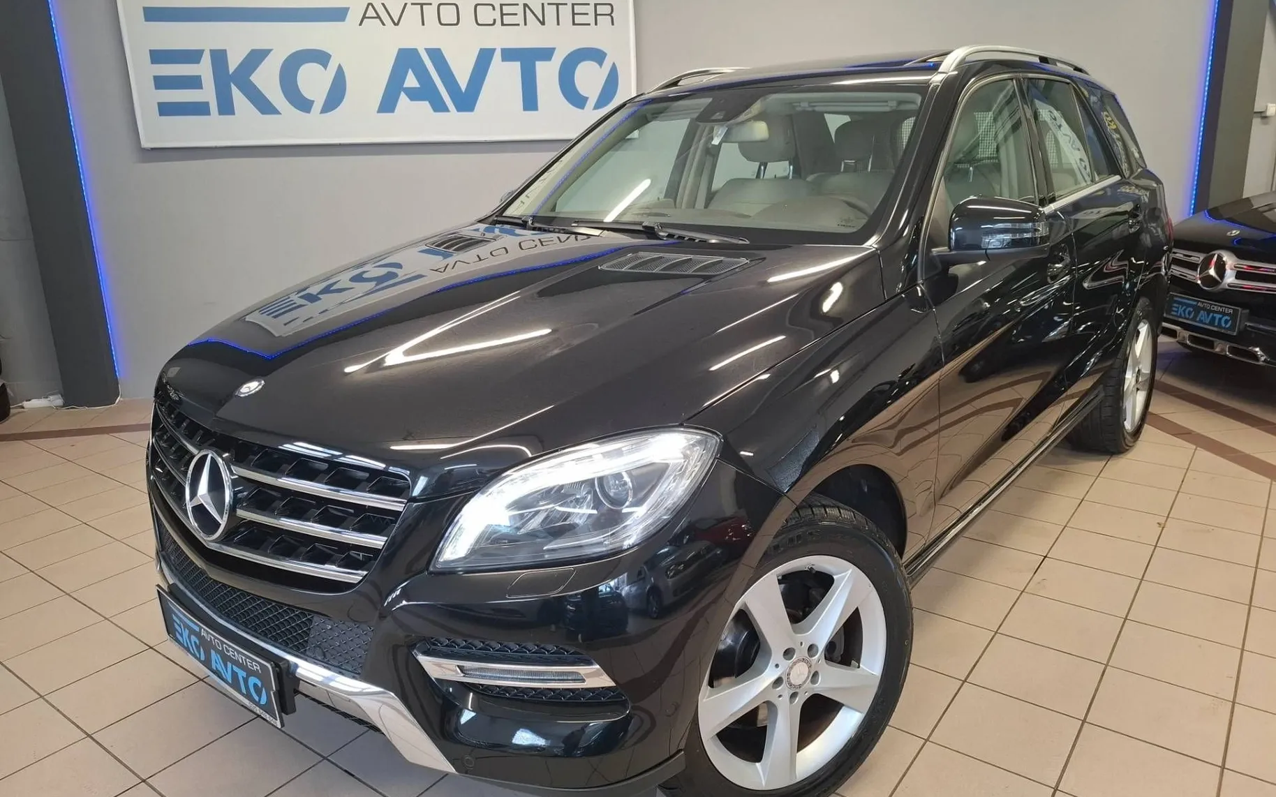 Zunanja slika - Mercedes-Benz ML-Razred - ML 250 BlueTEC 4MATIC ACC-STR.OKNO-NAVI-XENON-AL - 1