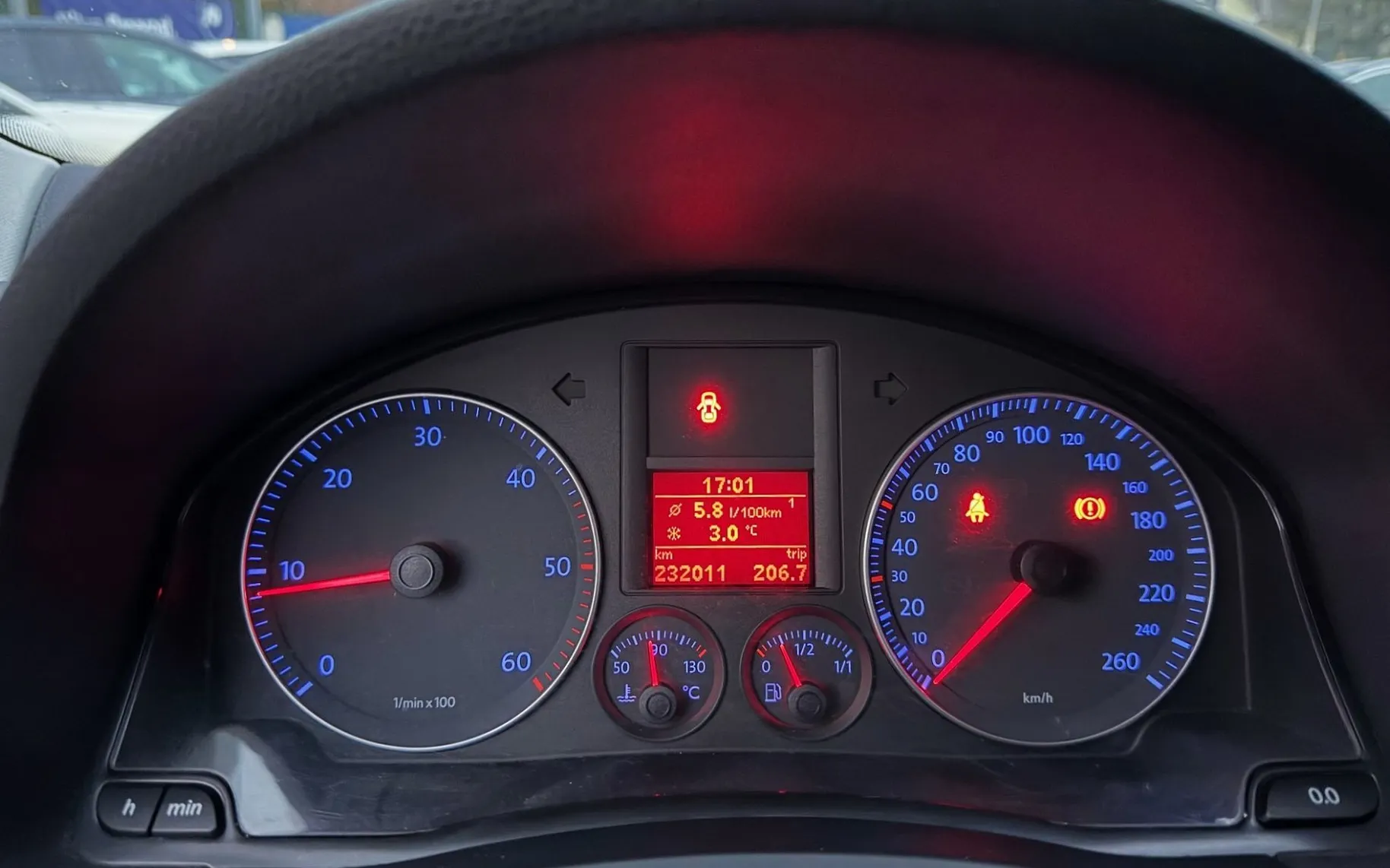 Zunanja slika - Volkswagen Golf - V 1.9 TDI SLO.VOZILO MULTIMEDIJA TEMPOMAT ALU16 - 18