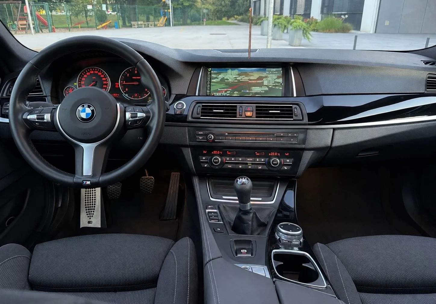 Zunanja slika - BMW serija 5 Touring: - 525D-M PAKET-PANORAMA-ALCANTARA-ODLIČEN - 6