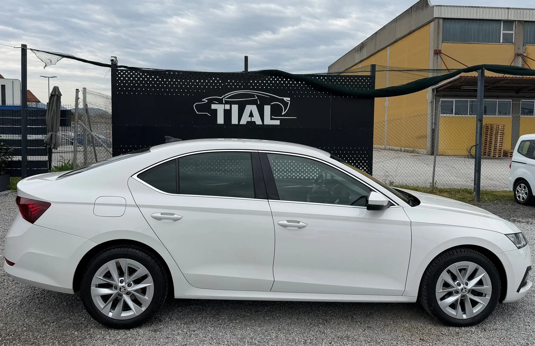 Zunanja slika - Škoda Octavia - 2.0 TDI CRYSTAL LED-LIMO.-NAVI-VIRTUAL-ACC-KAMERA- - 8