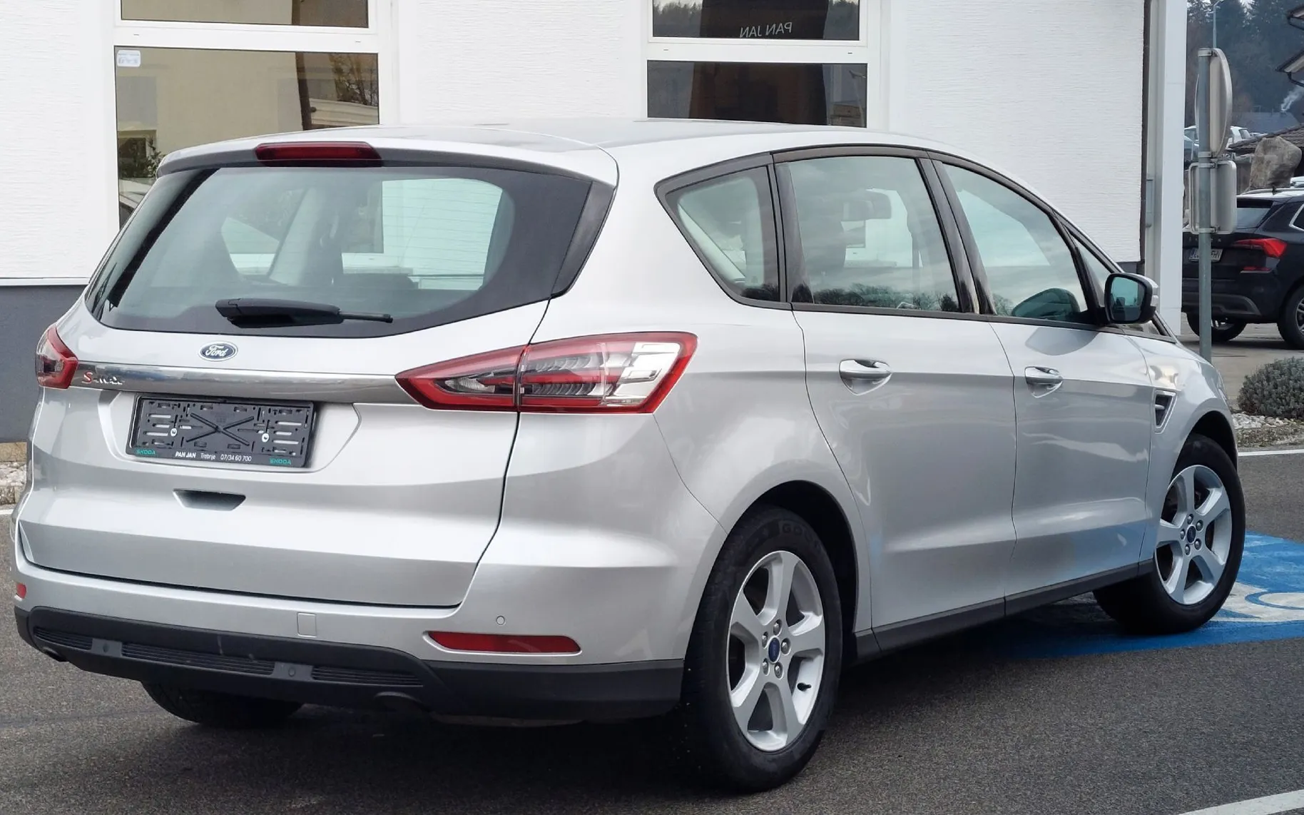 Zunanja slika - Ford S-MAX - 2.0 TDCi 110 kW FWD Trend Powershift - 1