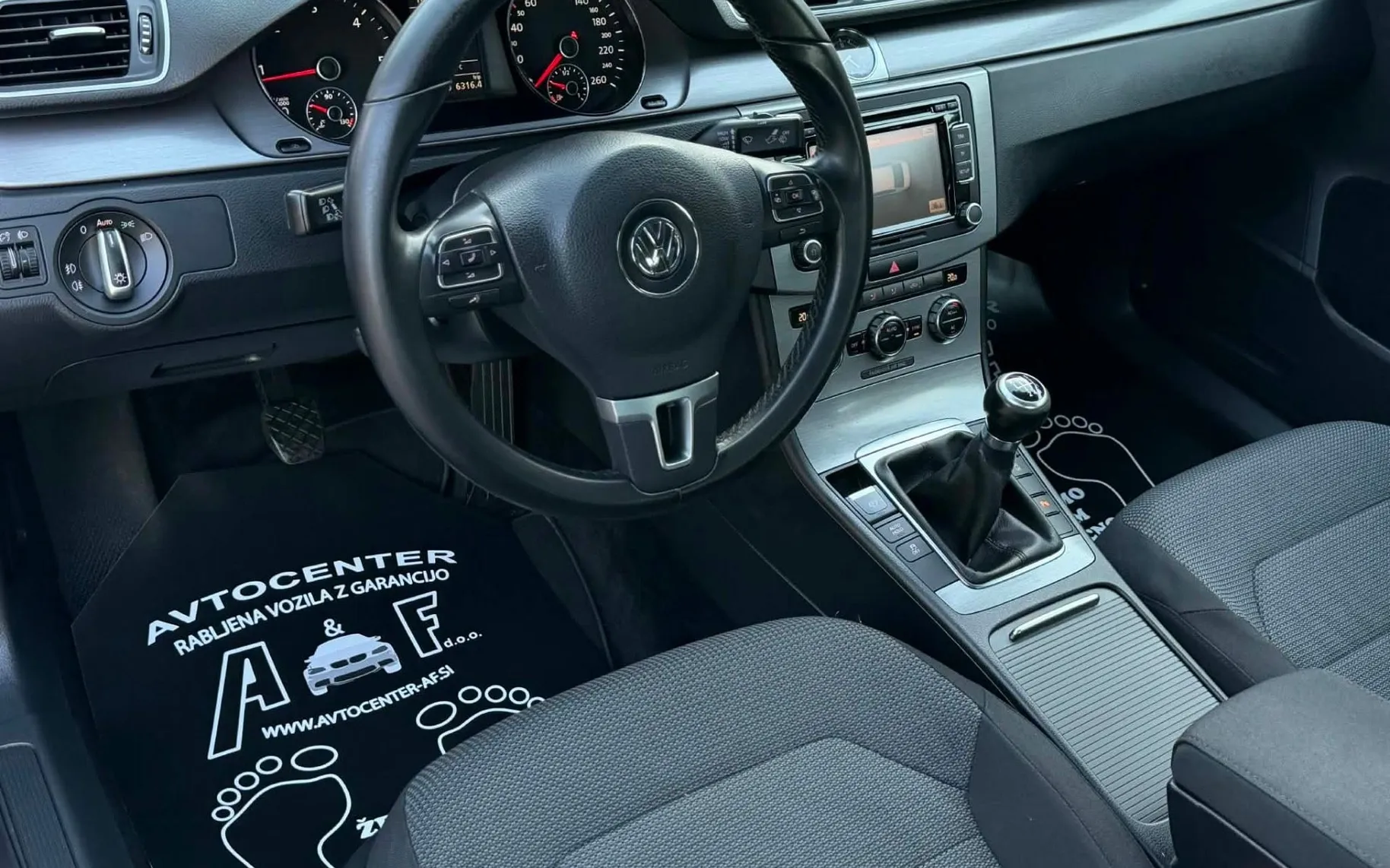 Notranja slika - Volkswagen Passat - 2.0 TDI-LIZING ZA TUJCE-PDC-TEMPOMAT-ODLIČEN- - 7