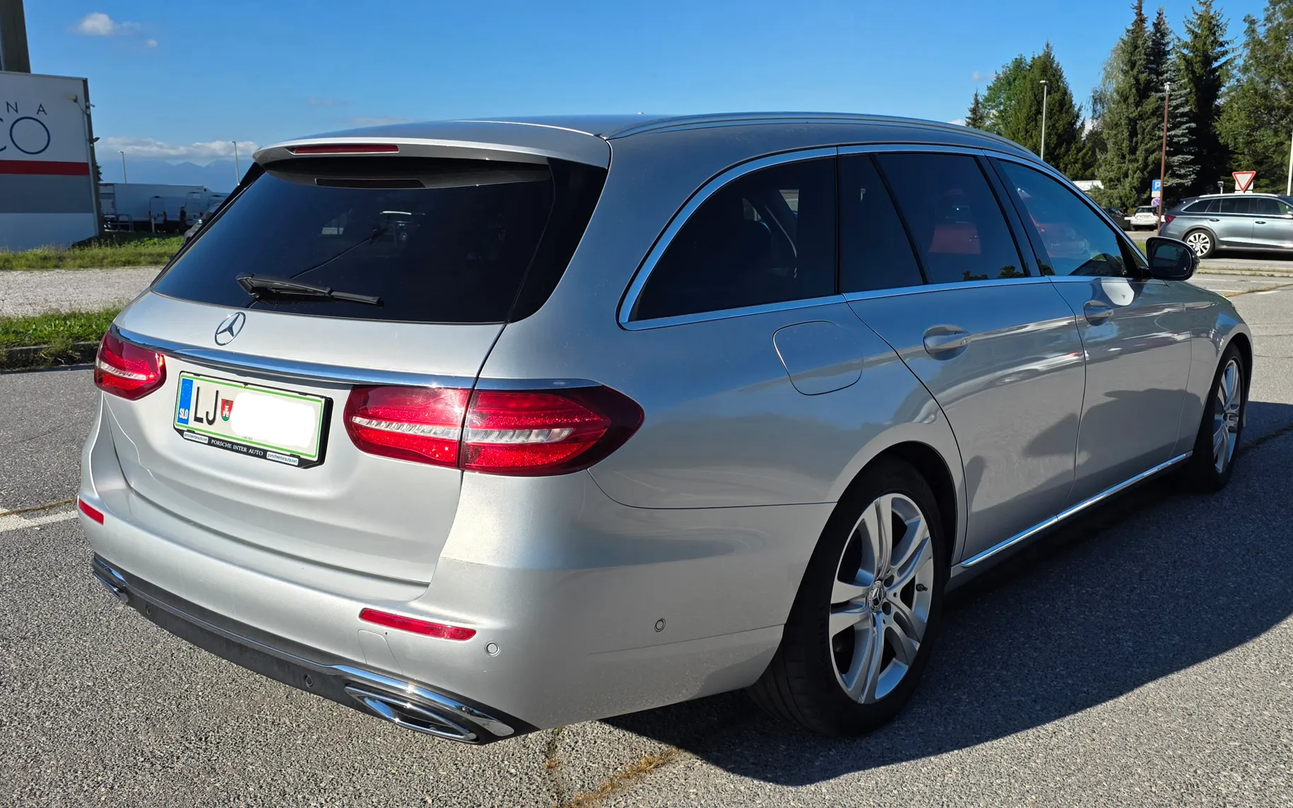 Zunanja slika - Mercedes-Benz E-Razred - E 220 dT - 6
