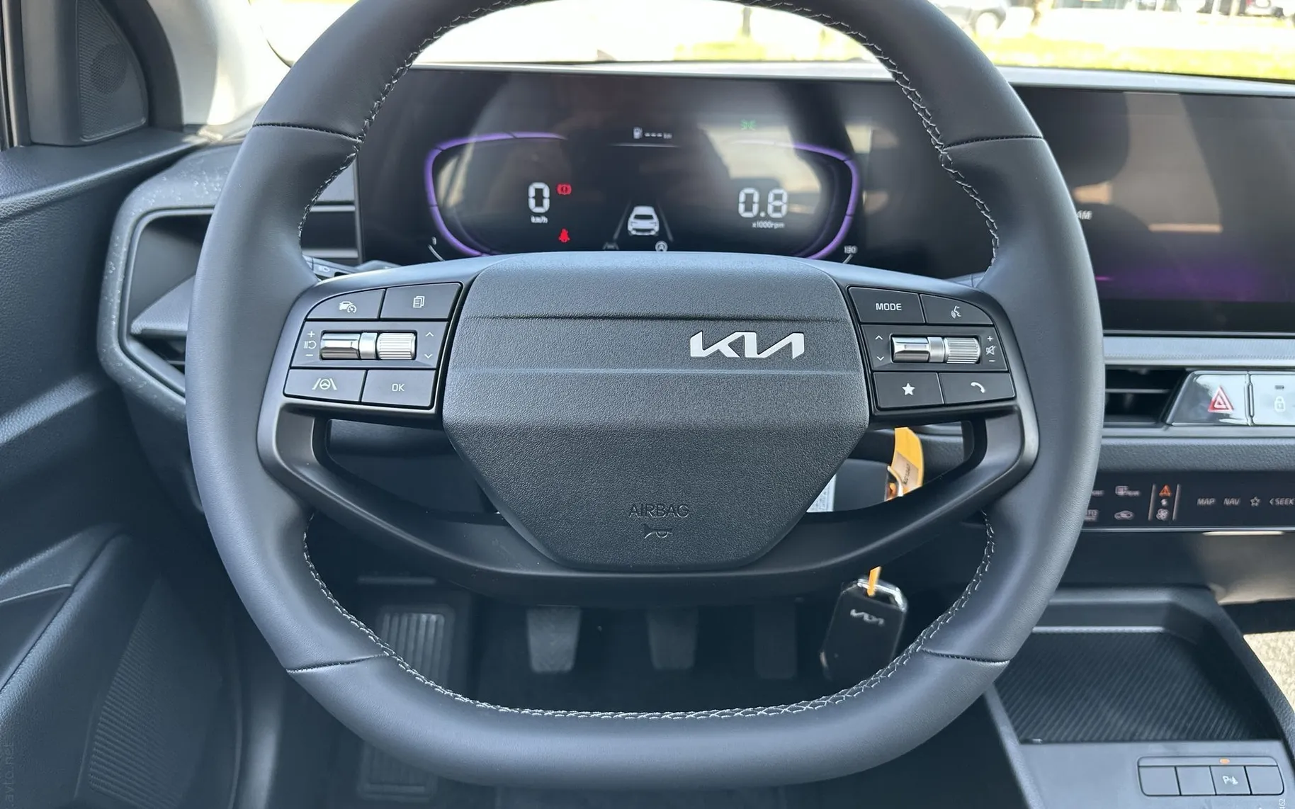 Notranja slika - KIA Stonic - 1.0 T-GDi LX Life M T - 16