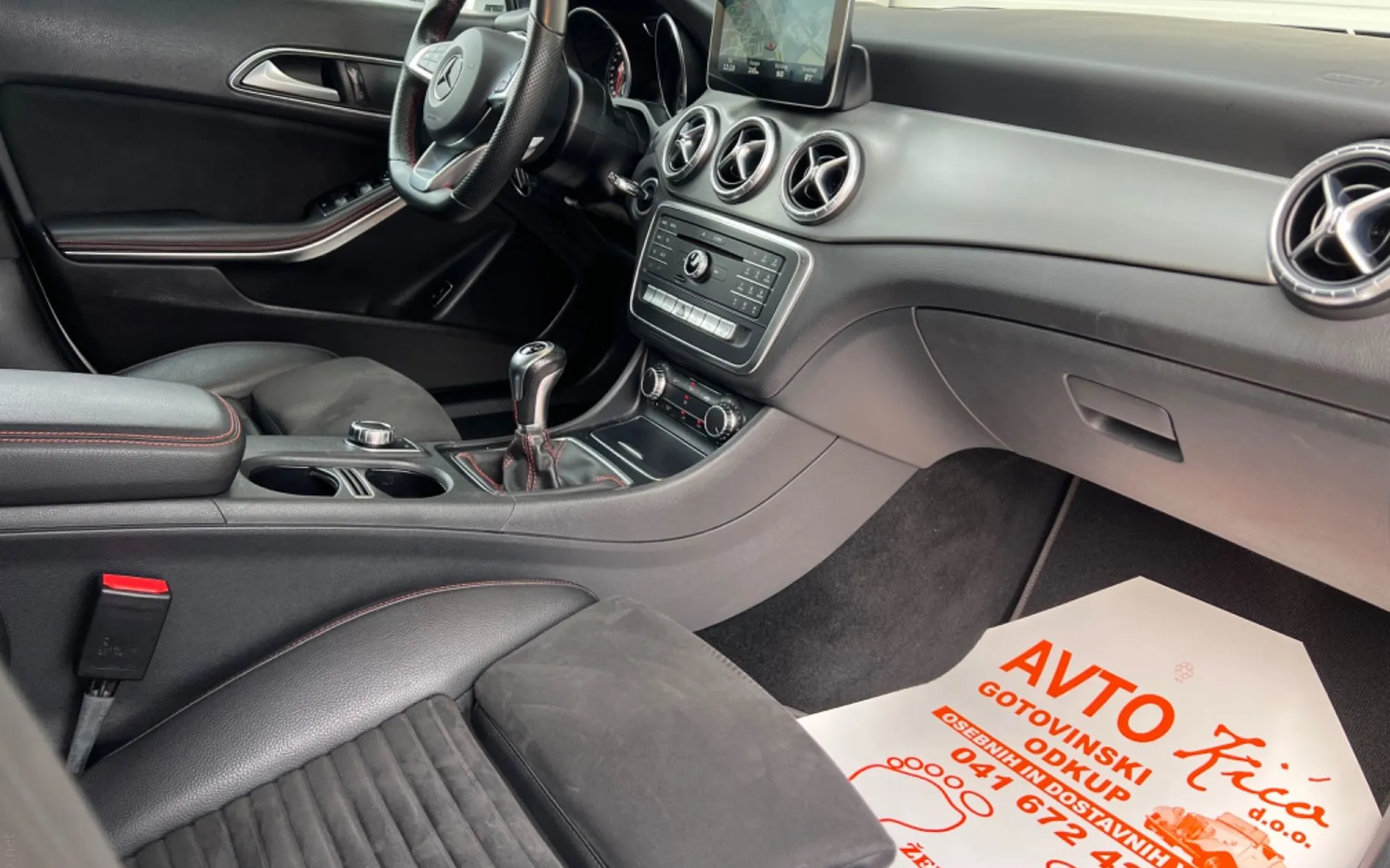 Notranja slika - Mercedes-Benz CLA-Razred - 180-AMG-69.000KM-BI-XENON-KAMERA-NAVI-LED-GRETJE S - 10