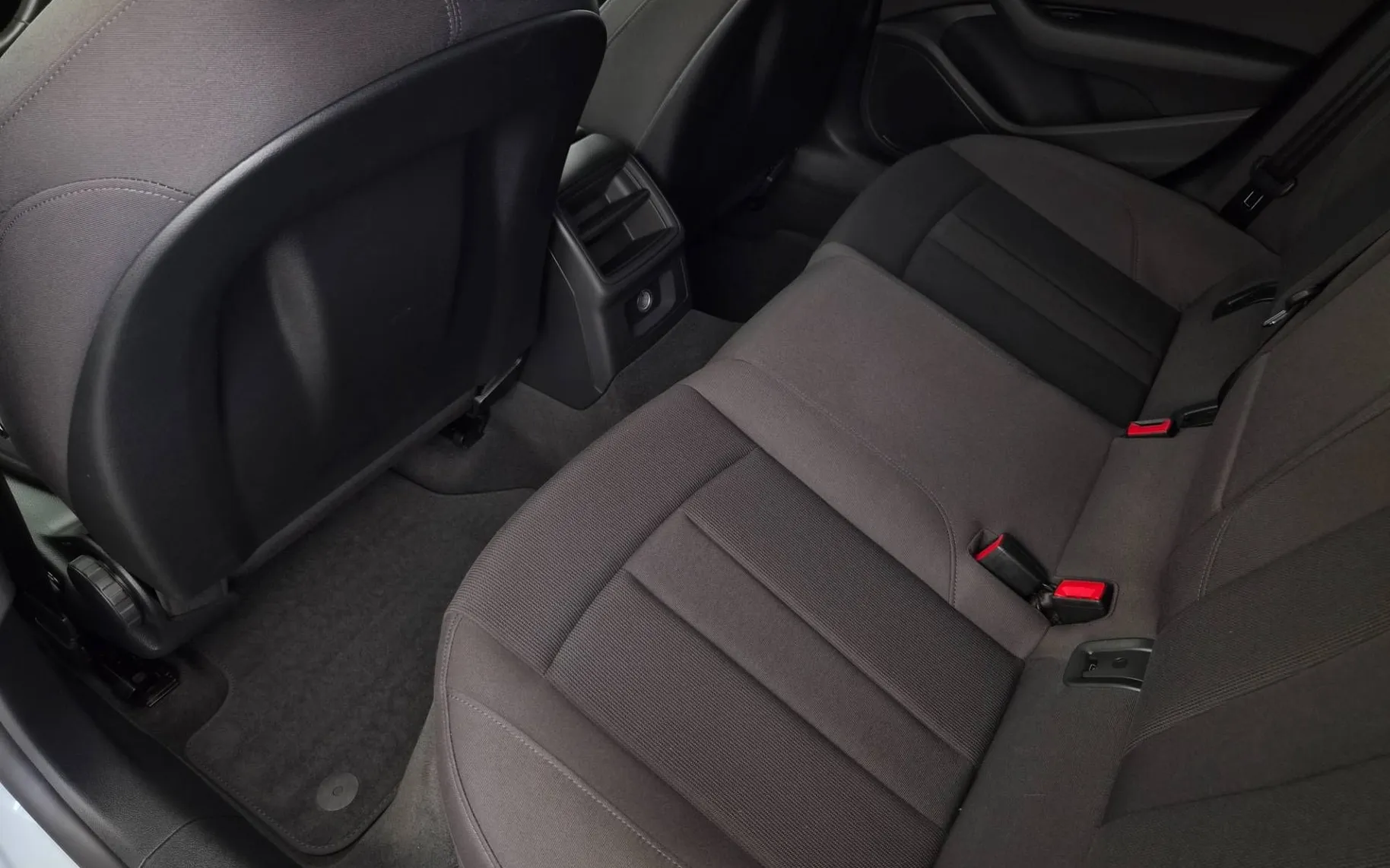 Notranja slika - Audi A5 Sportback - 2.0TDI-S LINE-VIRTUAL-SPORT-133.000KM-NA OBROKE - 8
