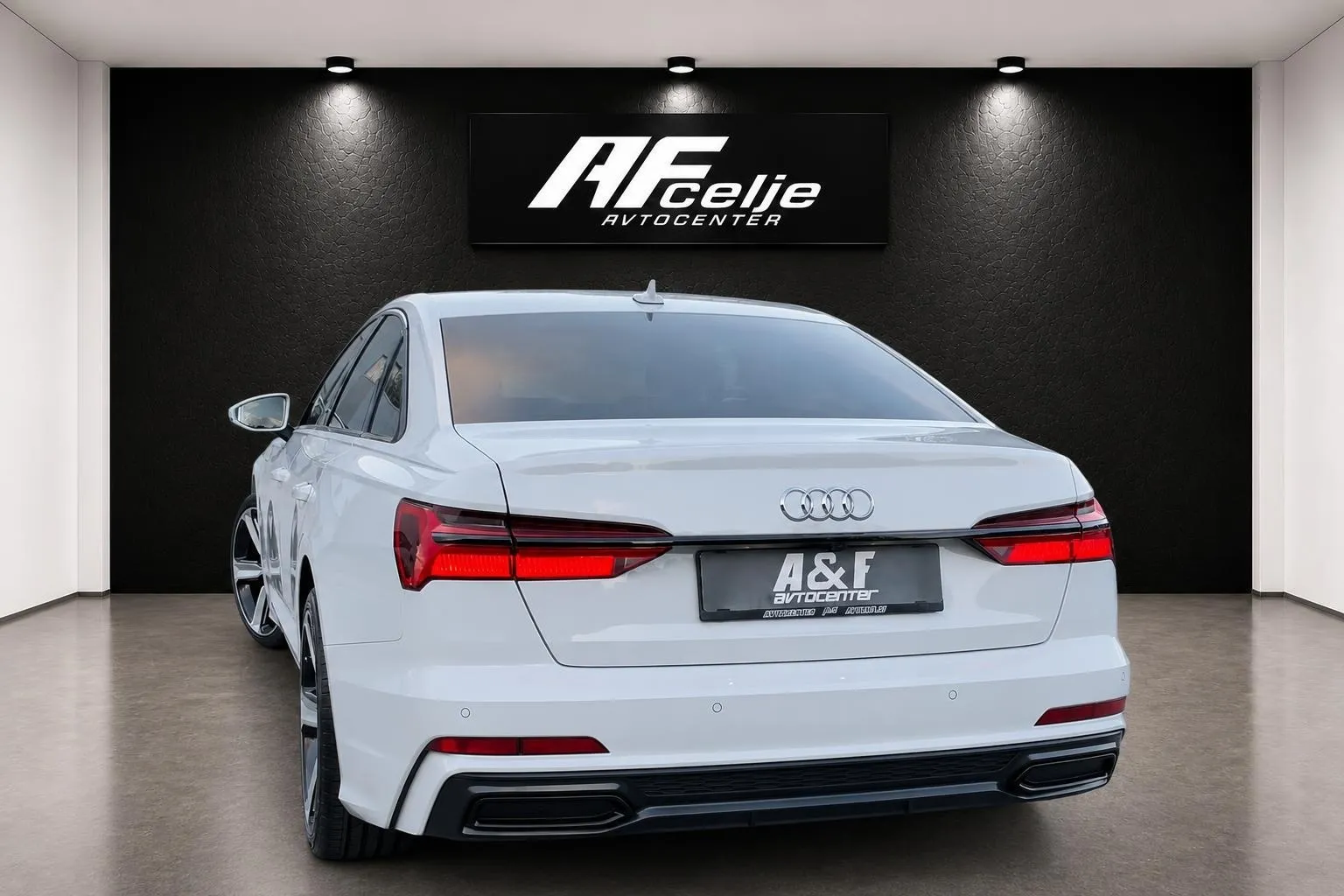 Notranja slika - Audi A6 - 2.0 TDI-AUT-S LINE-NAVI-LIZING ZA TUJCE-KAMERA- - 7