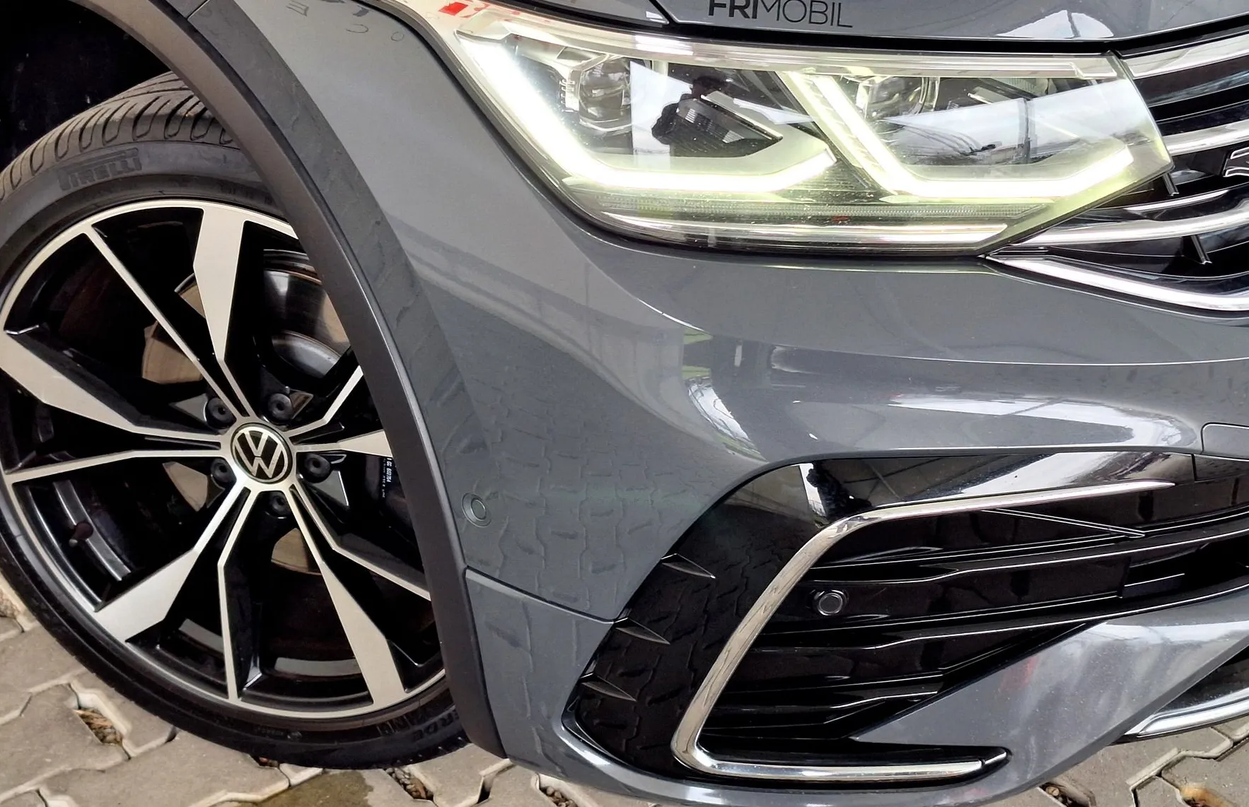 Zunanja slika - Volkswagen Tiguan - 2.0 TDI 4MOTION R-Line•IQ LED•VL.KLJUKA•AMBIENT• - 7