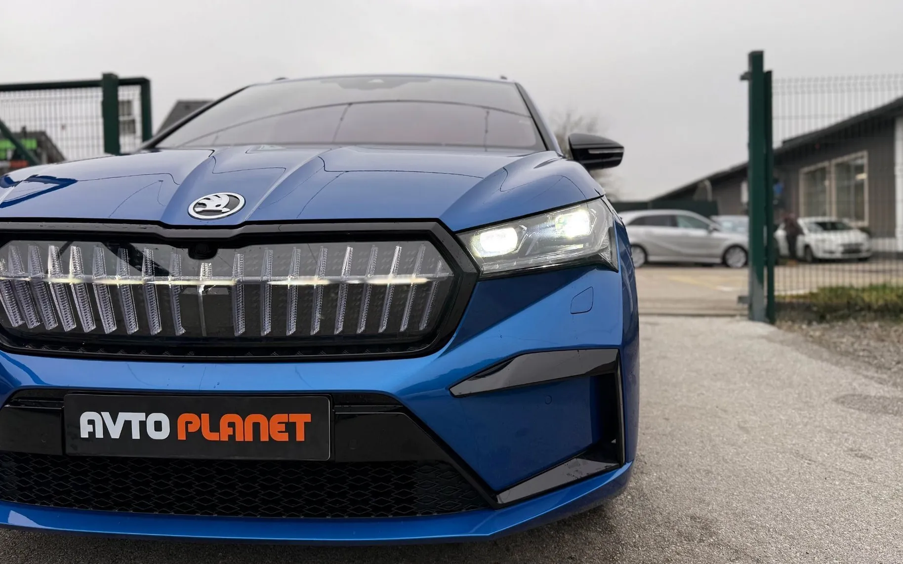 Zunanja slika - Škoda Enyaq - IV 80X SPORT LiNE MATRIX  ACC WEBASTO ALU 20 KLJUKA - 9