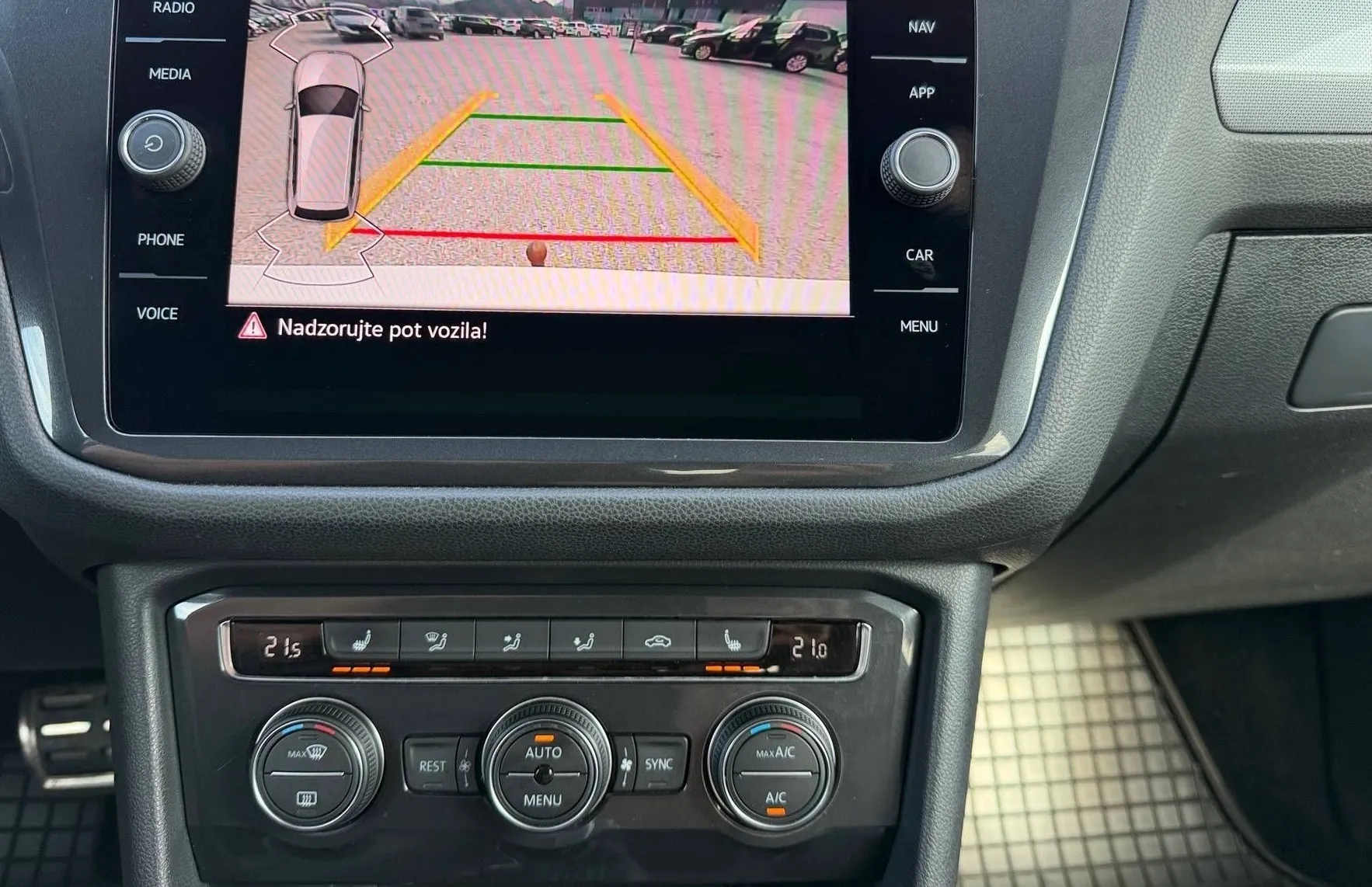 Zunanja slika - VW Tiguan Allspace - 2.0 TDI 4MOTION avt. R-Line 147kW-SLO-1.lastnik - 17