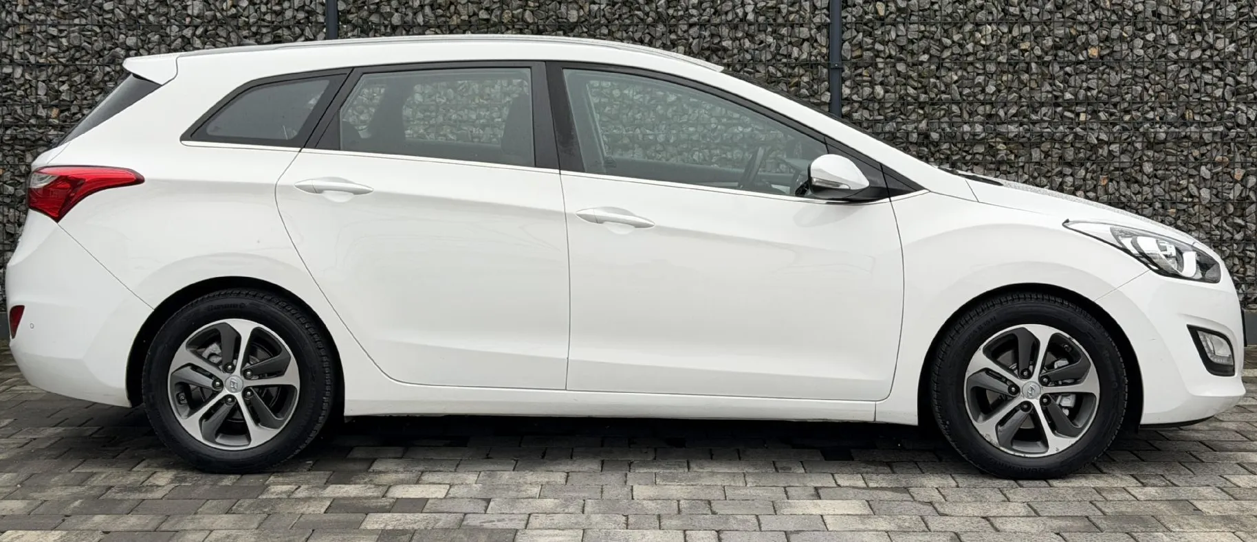 Zunanja slika - Hyundai i30 Wagon - 1.6 CRDI|GR.SED|2CON|TEMPOMAT - 7