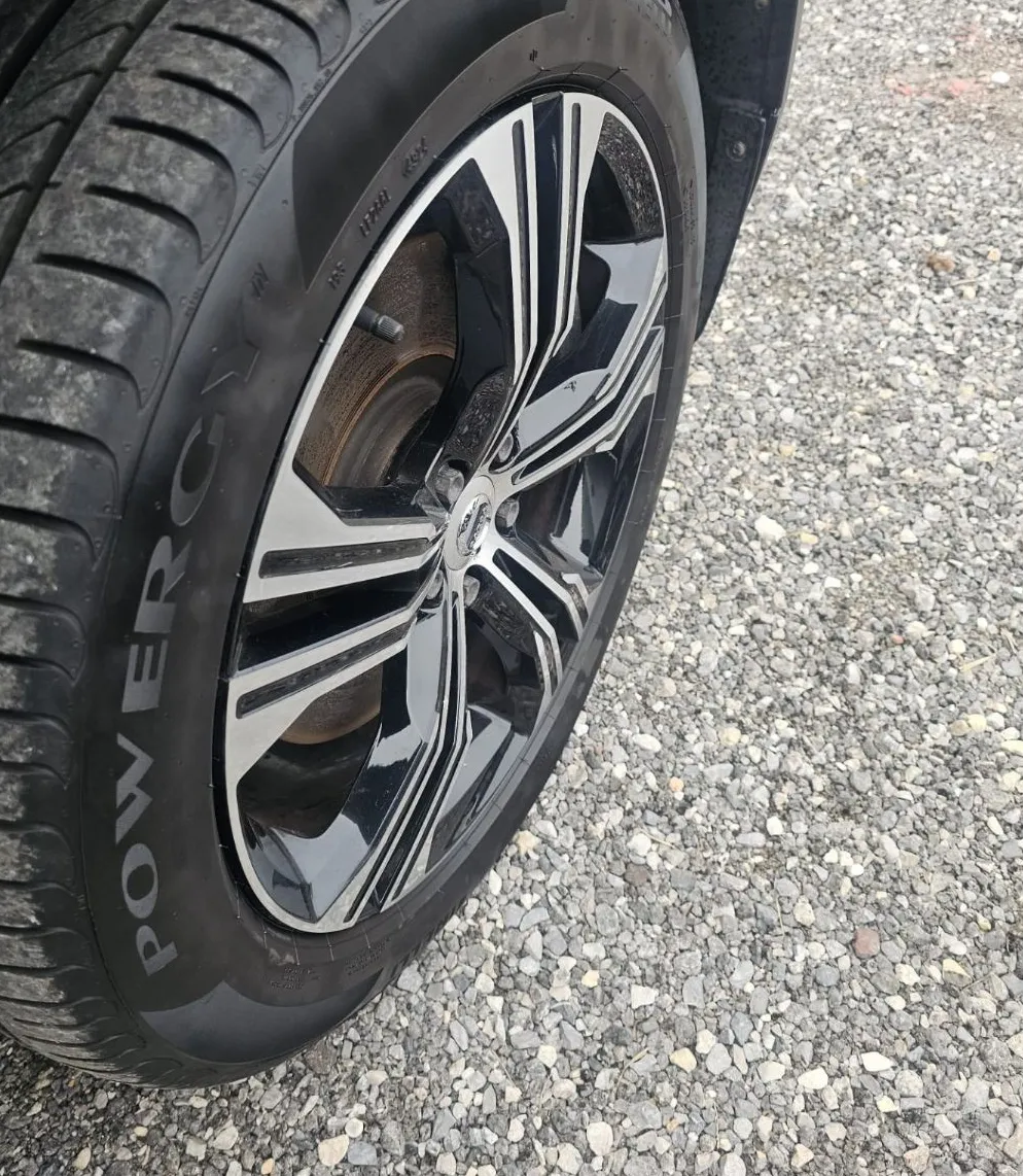Zunanja slika - Volvo XC40 - T3 Black edition|FULED|ALU18|alcantara|navi|AC|HarmanCardon - 27
