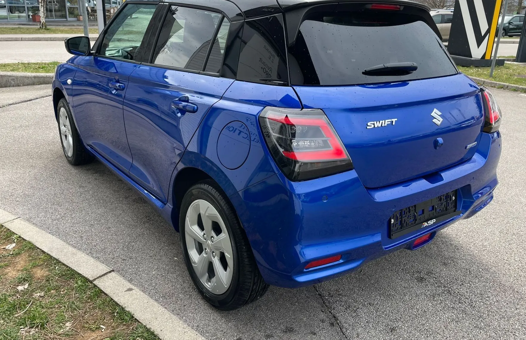 Zunanja slika - Suzuki Swift - 1.2 ALLGRIP HIBRID PREMIUM - 4
