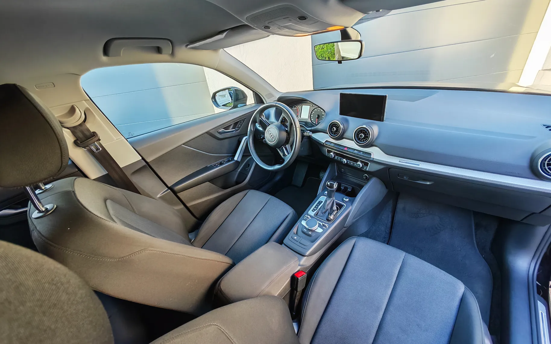 Notranja slika - Audi Q2 - 35 TFSI S line S tronic - 9