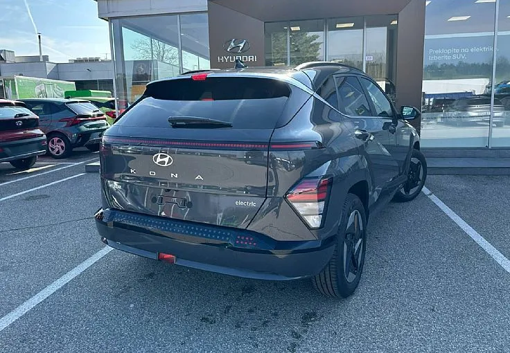 Zunanja slika - Hyundai Kona - 65.4 kWh PREMIUM   WINTER I.. topl. črpalka. ambi - 3