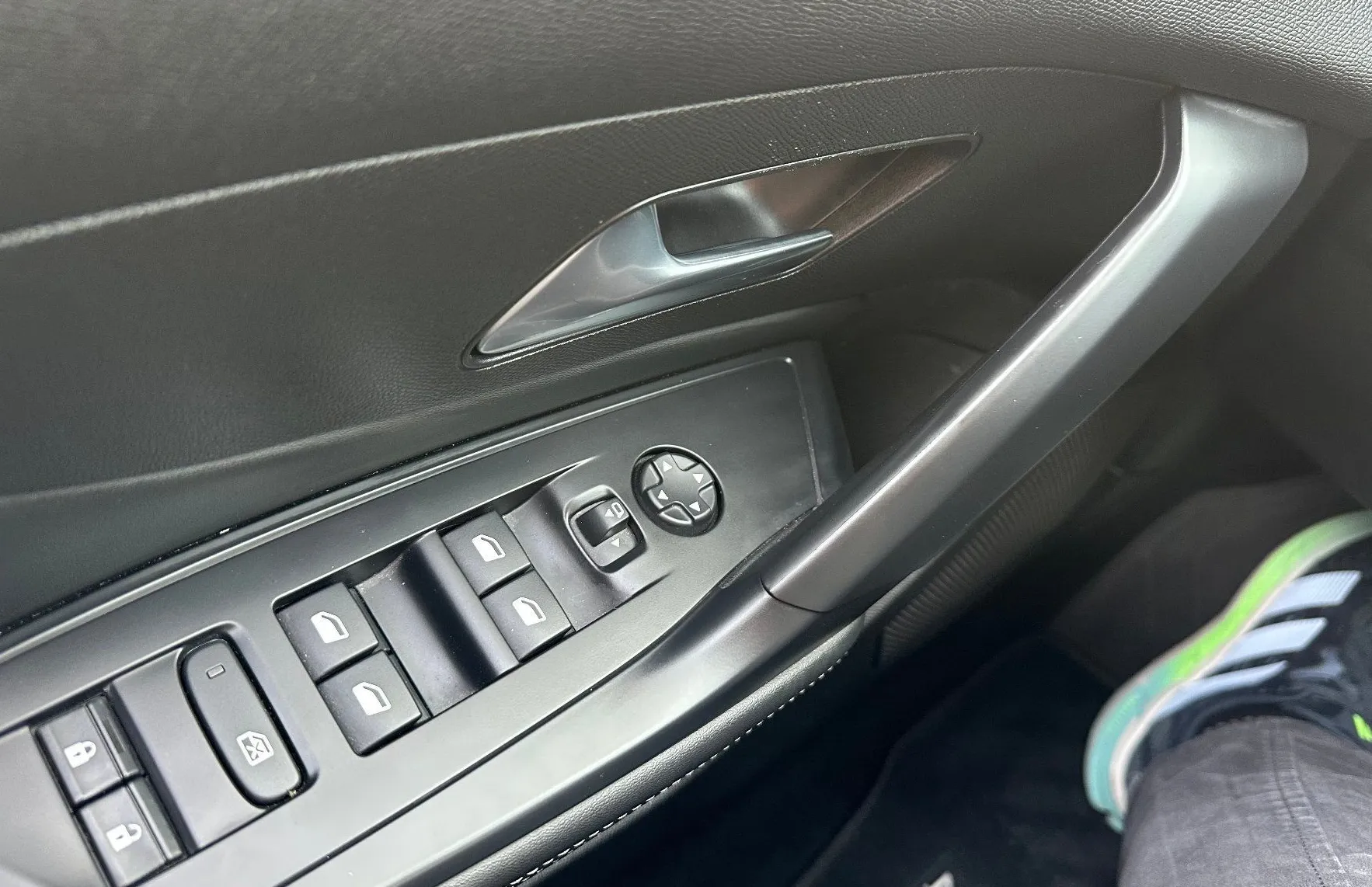 Zunanja slika - Peugeot 408 - 1.2 PureTech 96 KW.KAMERA.LED.USNJE.NAVI.2023 - 12