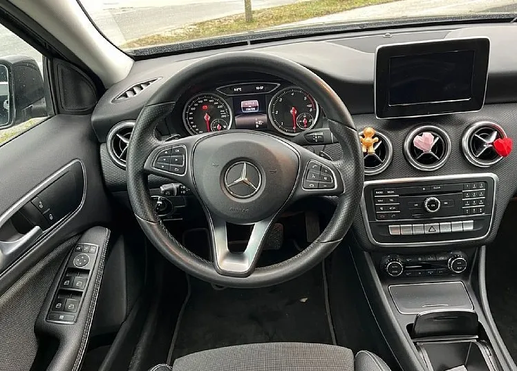 Zunanja slika - Mercedes-Benz A-Razred - A 180 d AMG Line - 6