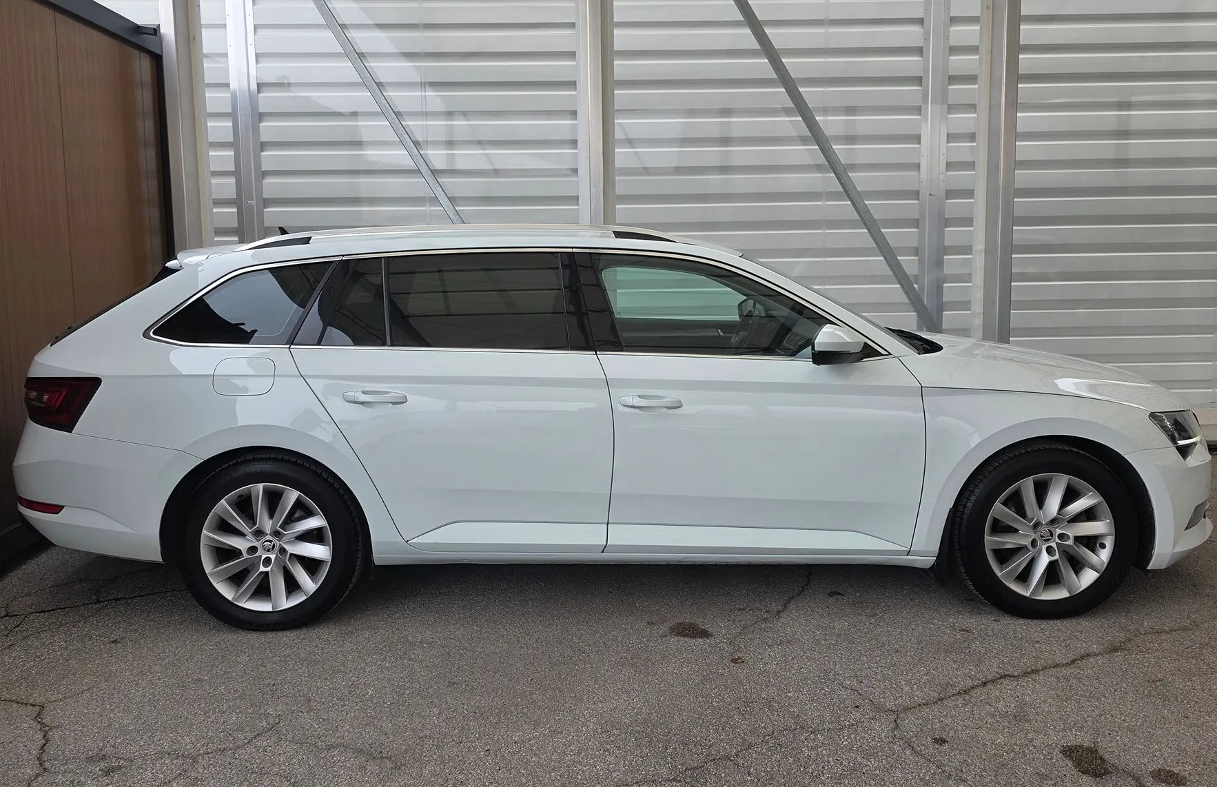 Zunanja slika - Škoda Superb - 2.0 TDI 4X4 -WEBASTO - RADAR - KAMERA - EL.KLJUKA - 5