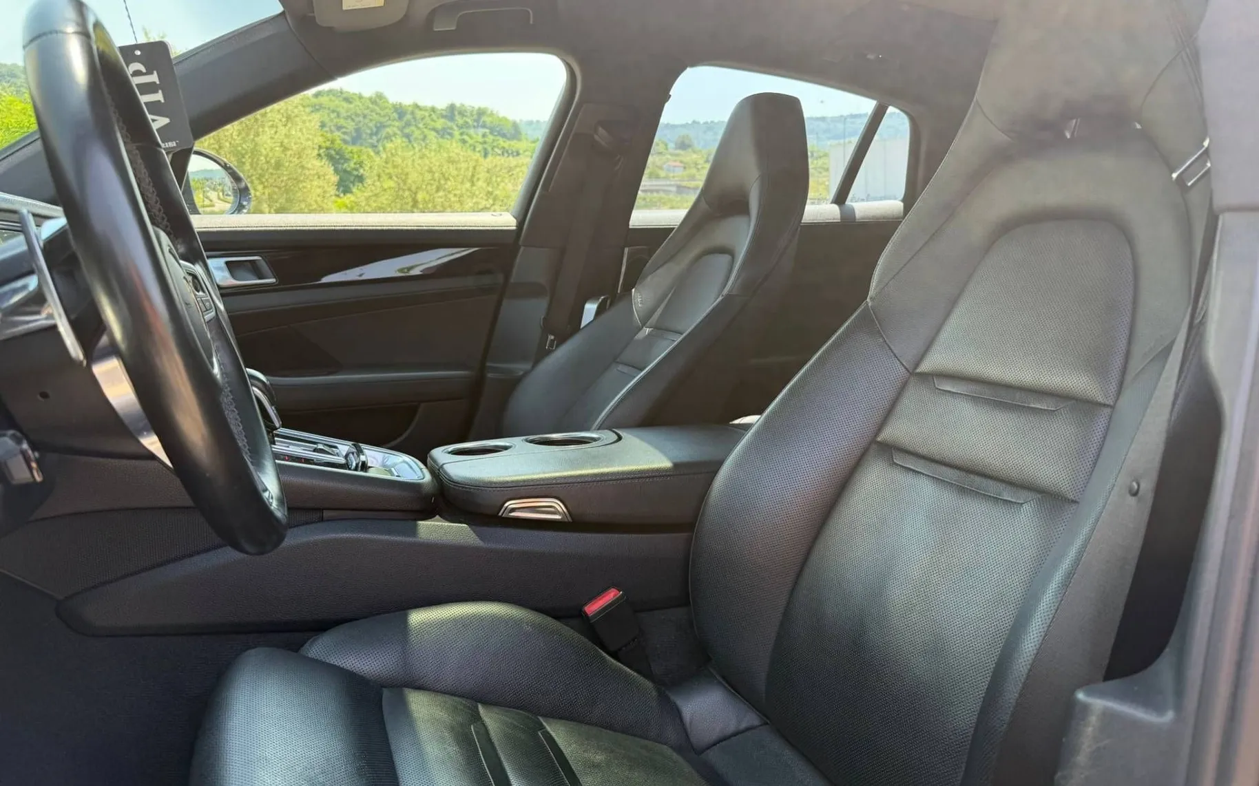 Notranja slika - Porsche Panamera - 3.0 V6 4WD PANORAMA-SOFT-21COL-BOSE - 9