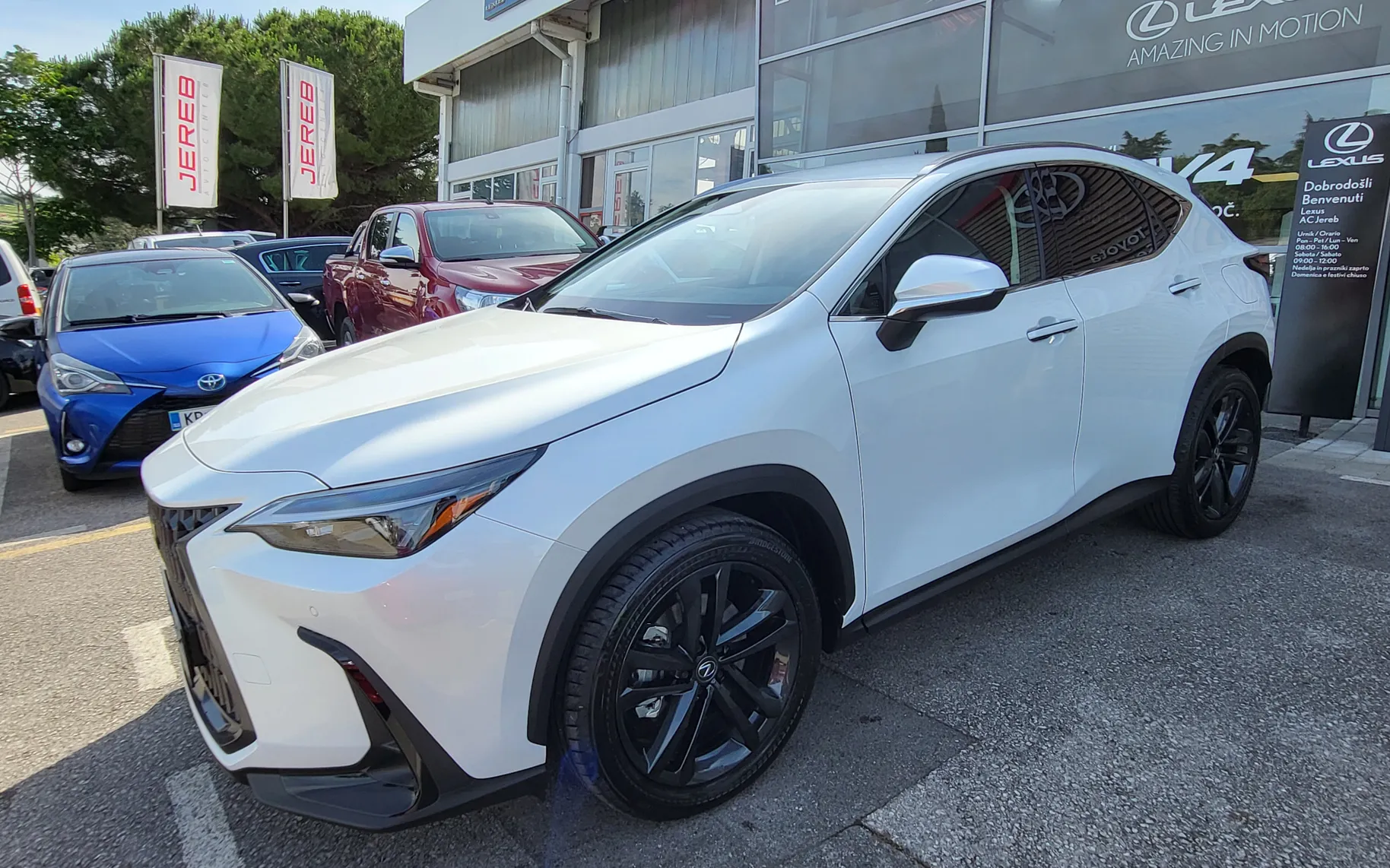 Zunanja slika - Lexus NX - 2.5 VVT-i PHEV Executive 4WD - 1