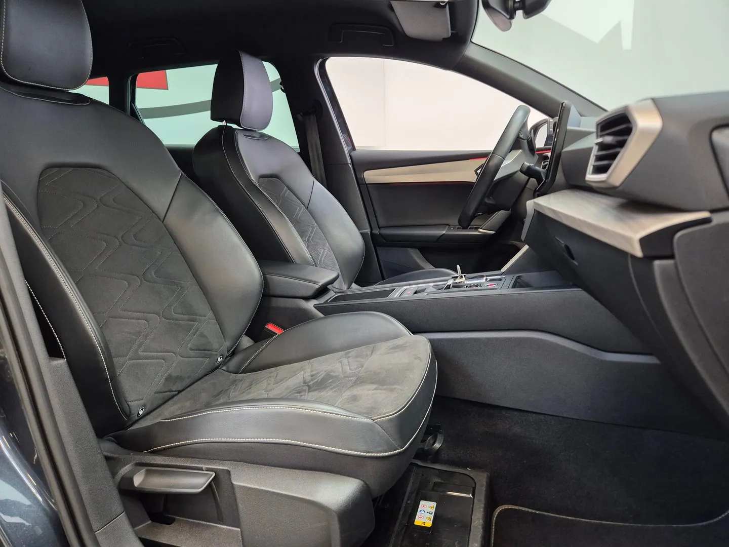 Zunanja slika - Seat Leon - SP XC 1.5 eTSI DSG 110kW(150KM) - 10