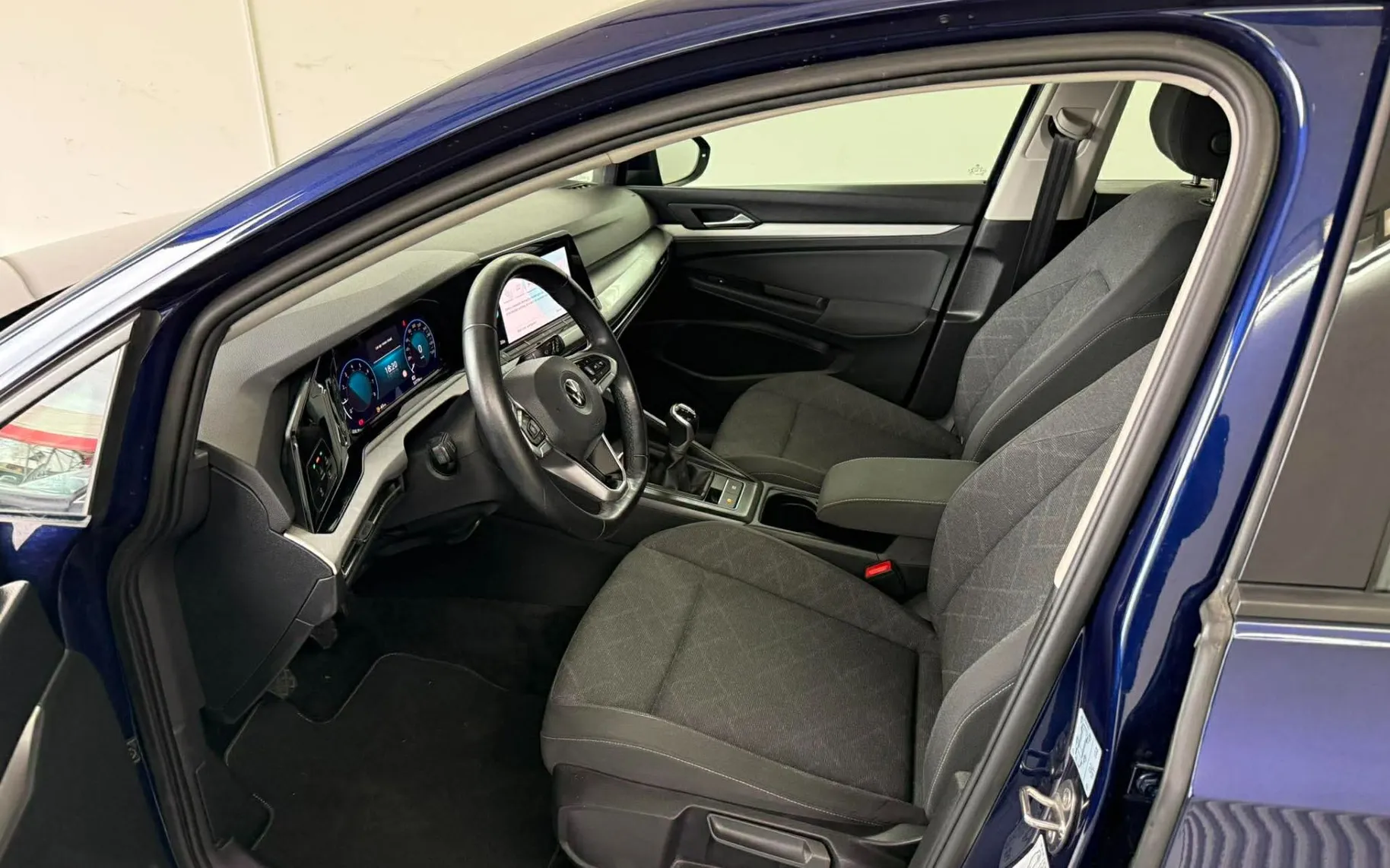 Zunanja slika - Volkswagen Golf - 1.5 TSI Life 96.KAMERA.NAVI.ACC.LED.SAMO 53.000 KM - 8