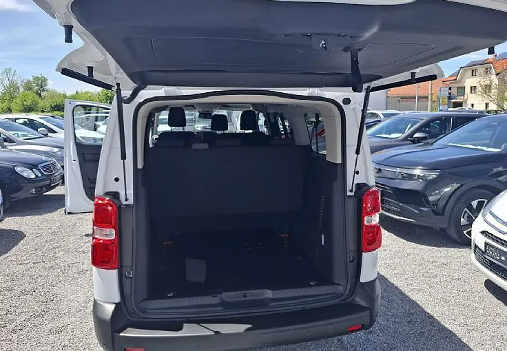 Zunanja slika - Opel Zafira - vivaro 2.2 diesel avtomatik - 9 SEDEŽEV - 10