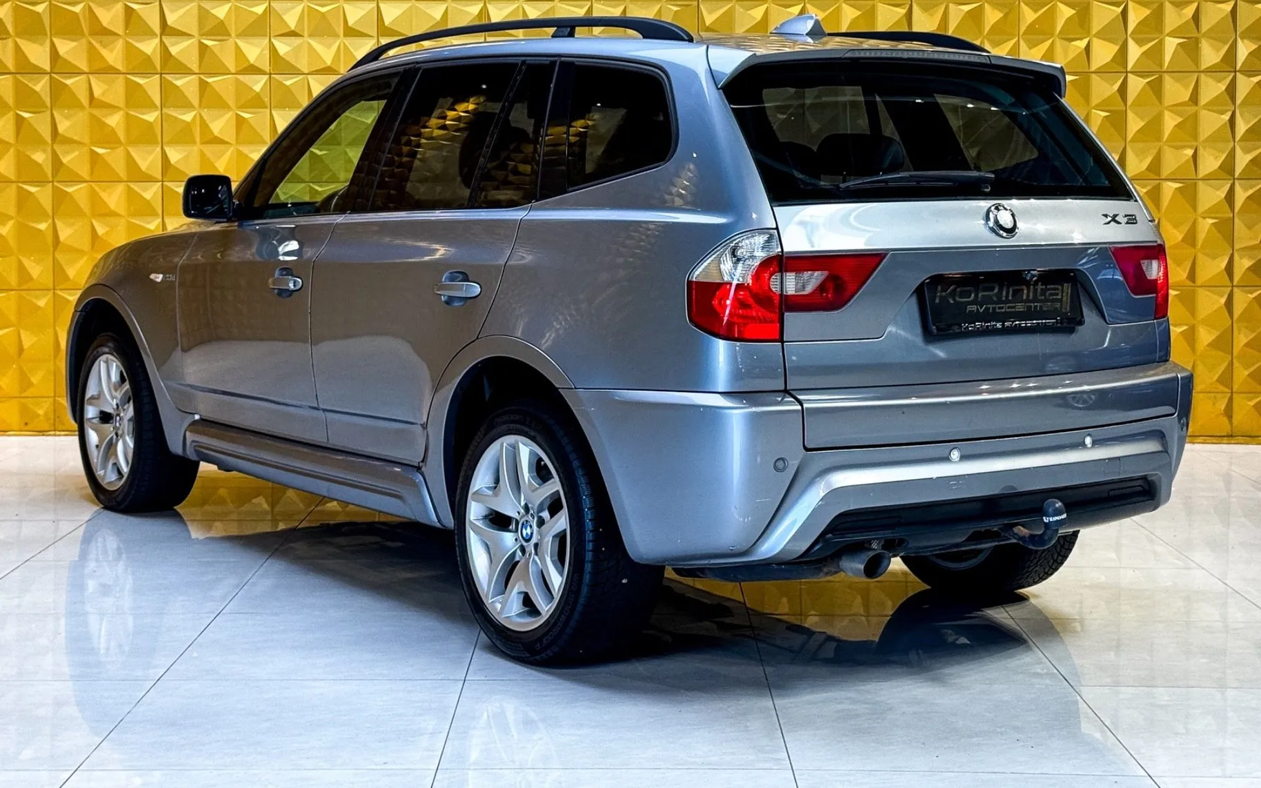 Notranja slika - BMW serija X3: - 2.0d M Sport-KAMERA-KLJUKA-PDC-TEMP - 9