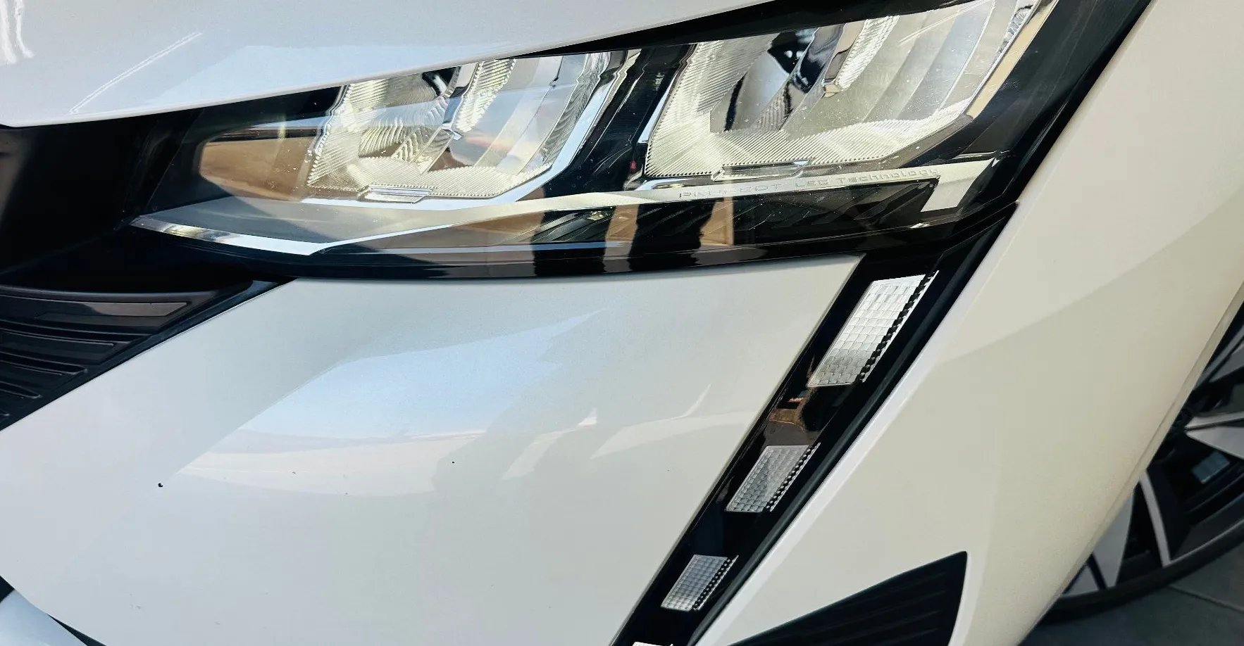 Zunanja slika - Peugeot 308 - 1.6 PHEV 133 KW  Pack Avt.NAVI.43.OOO KM - 16
