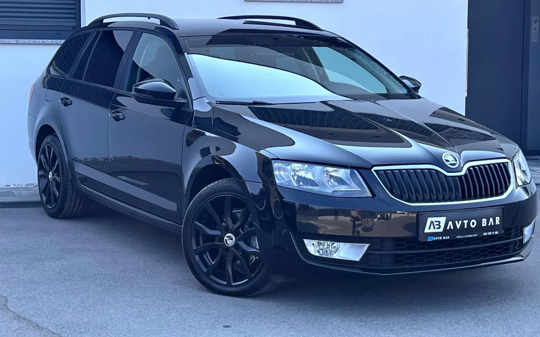 Zunanja slika - Škoda Octavia - 1.6 TDI+ALU+NAVI+DSG+KLJUKA - 3