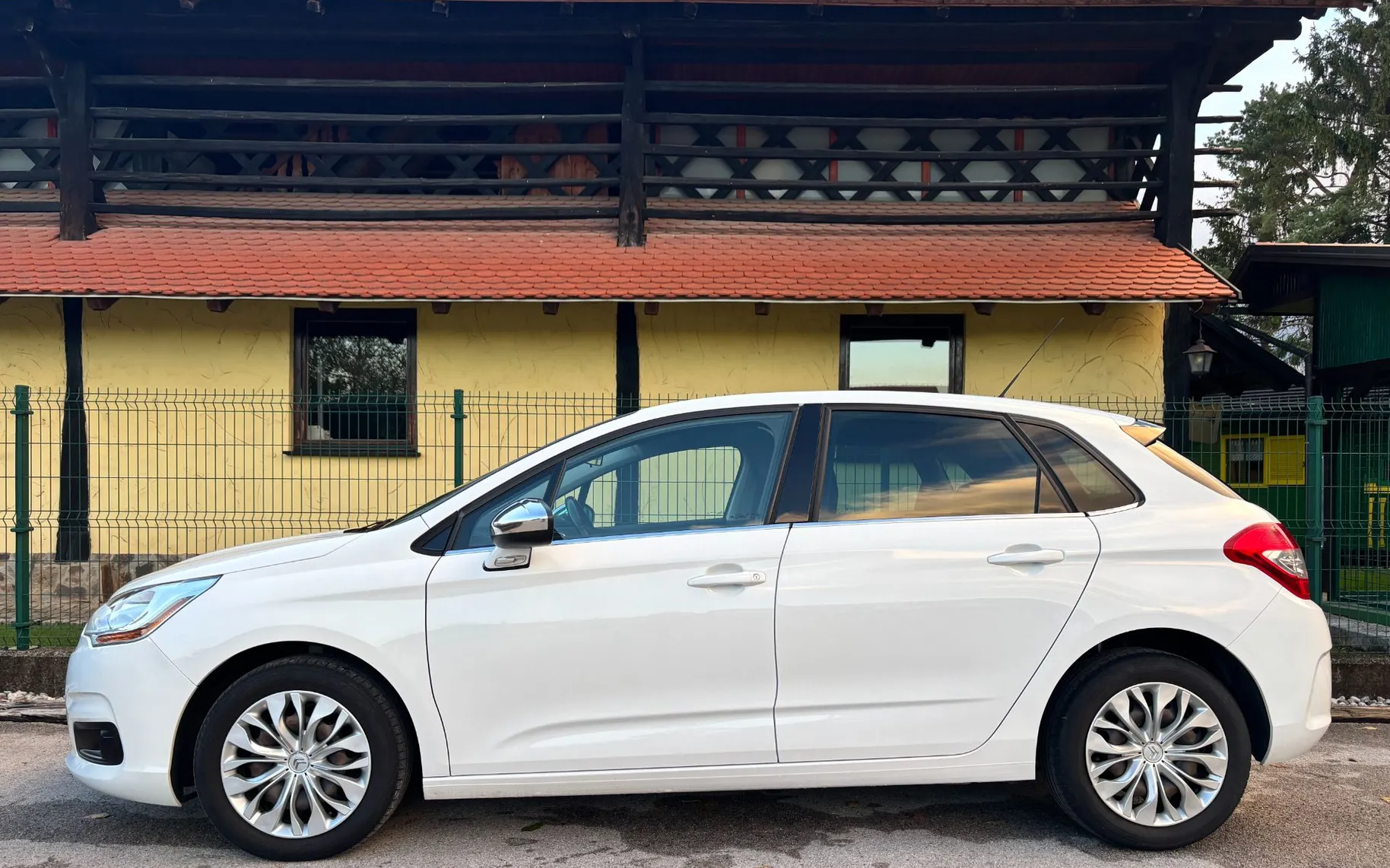 Zunanja slika - Citroën C4 - 1,6 HDi Furio - 7