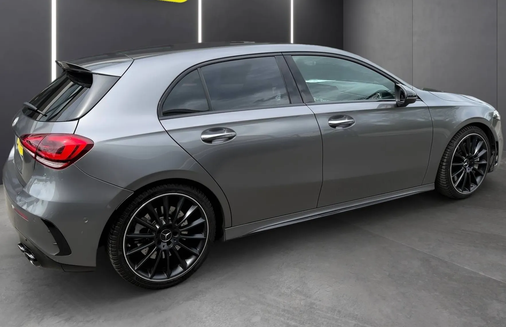 Zunanja slika - Mercedes-Benz A-Razred - 35 AMG 4MATIC + DTC LED KAM NAVI PDC RADAR TOP - 7