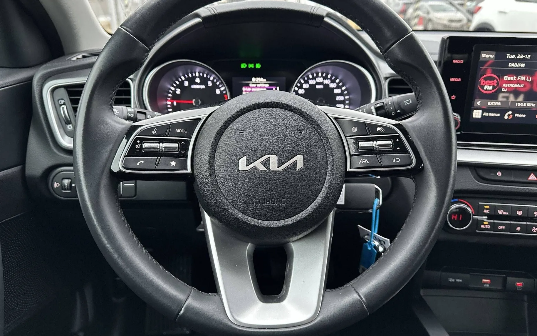 Notranja slika - KIA Ceed - 1.0 T-GDi EX Champion ISG. M T... - 19